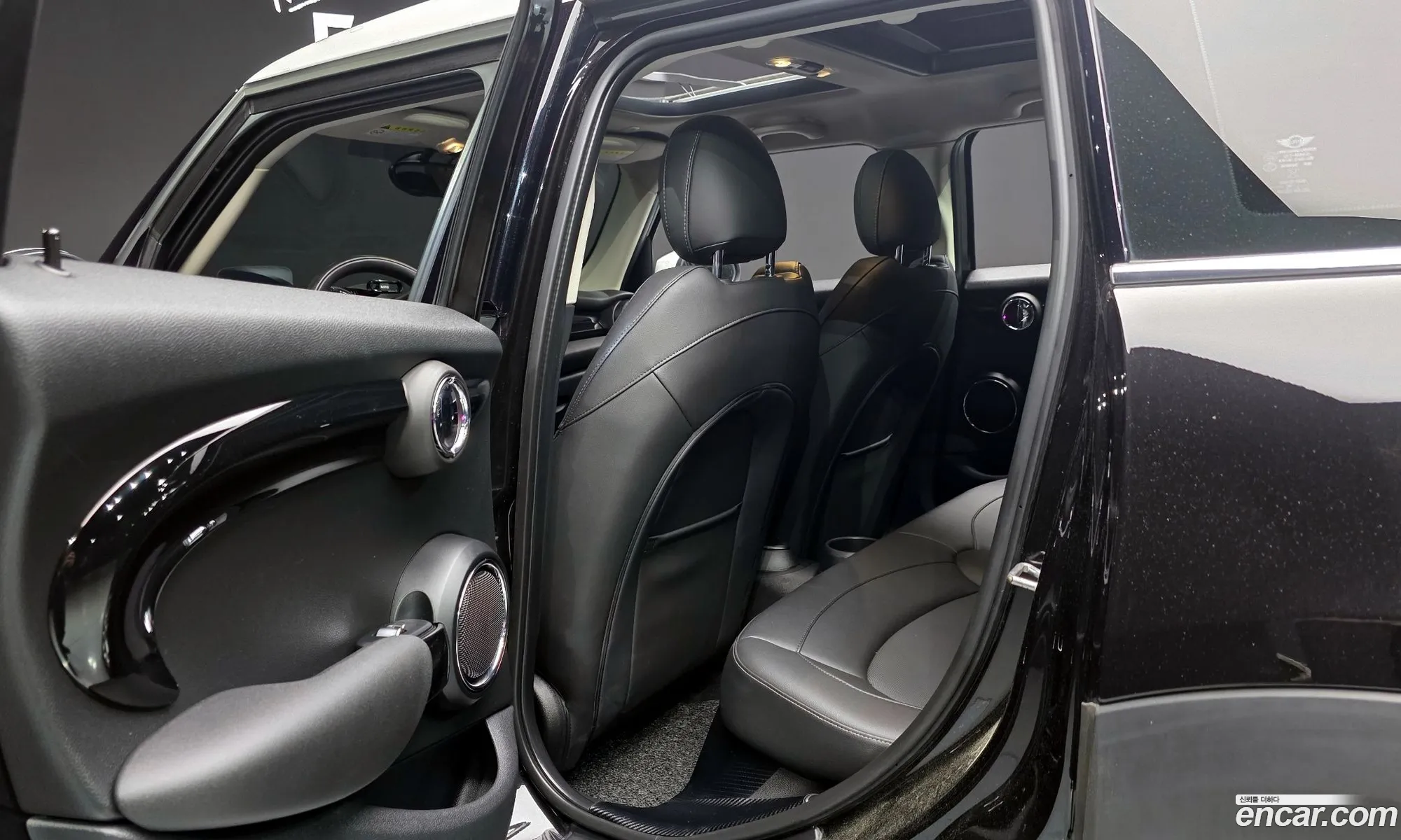 Mini Cooper 2020 WMWXV7103L2M85618 — 23