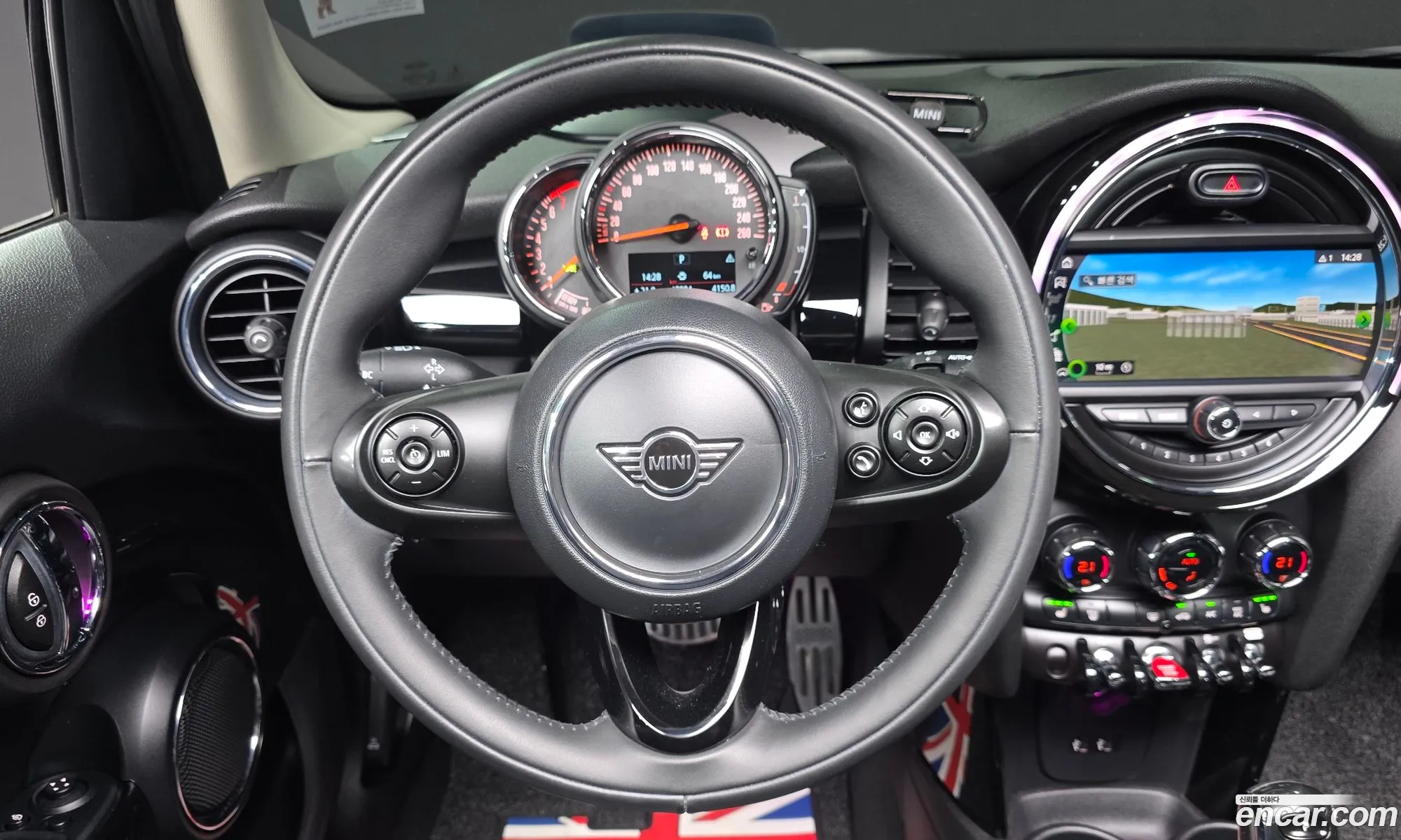 Mini Cooper 2020 WMWXV7103L2M85618 — 9