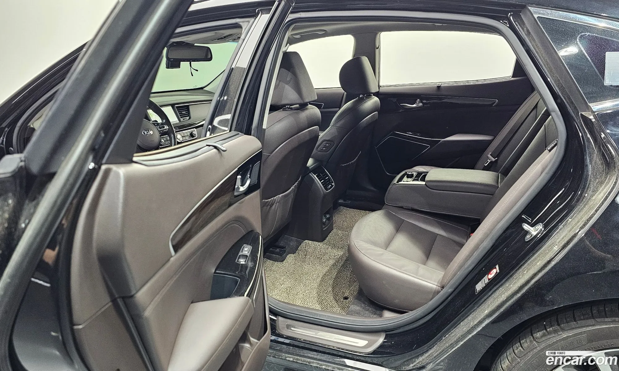 Kia K7 2018 — 23