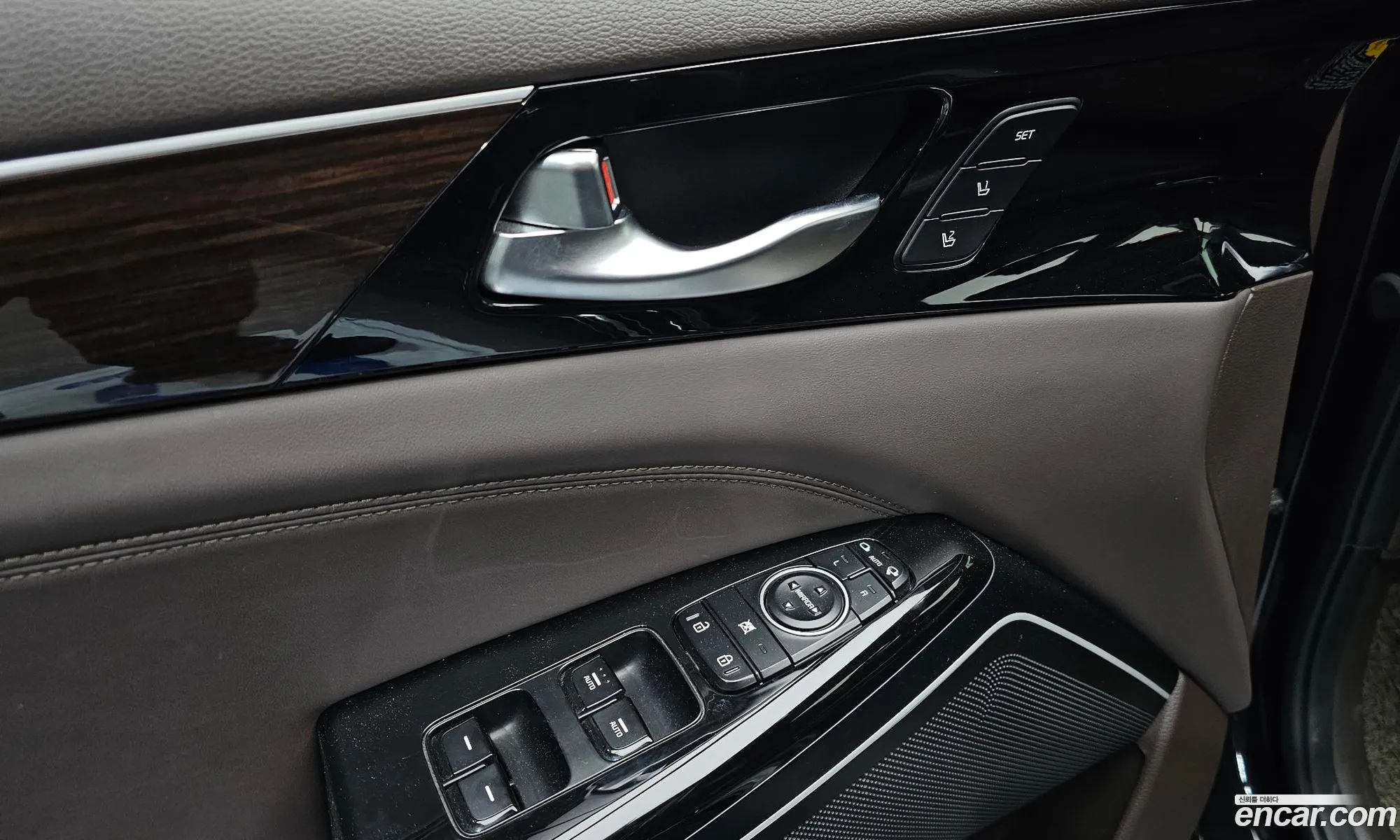 Kia K7 2018 — 28
