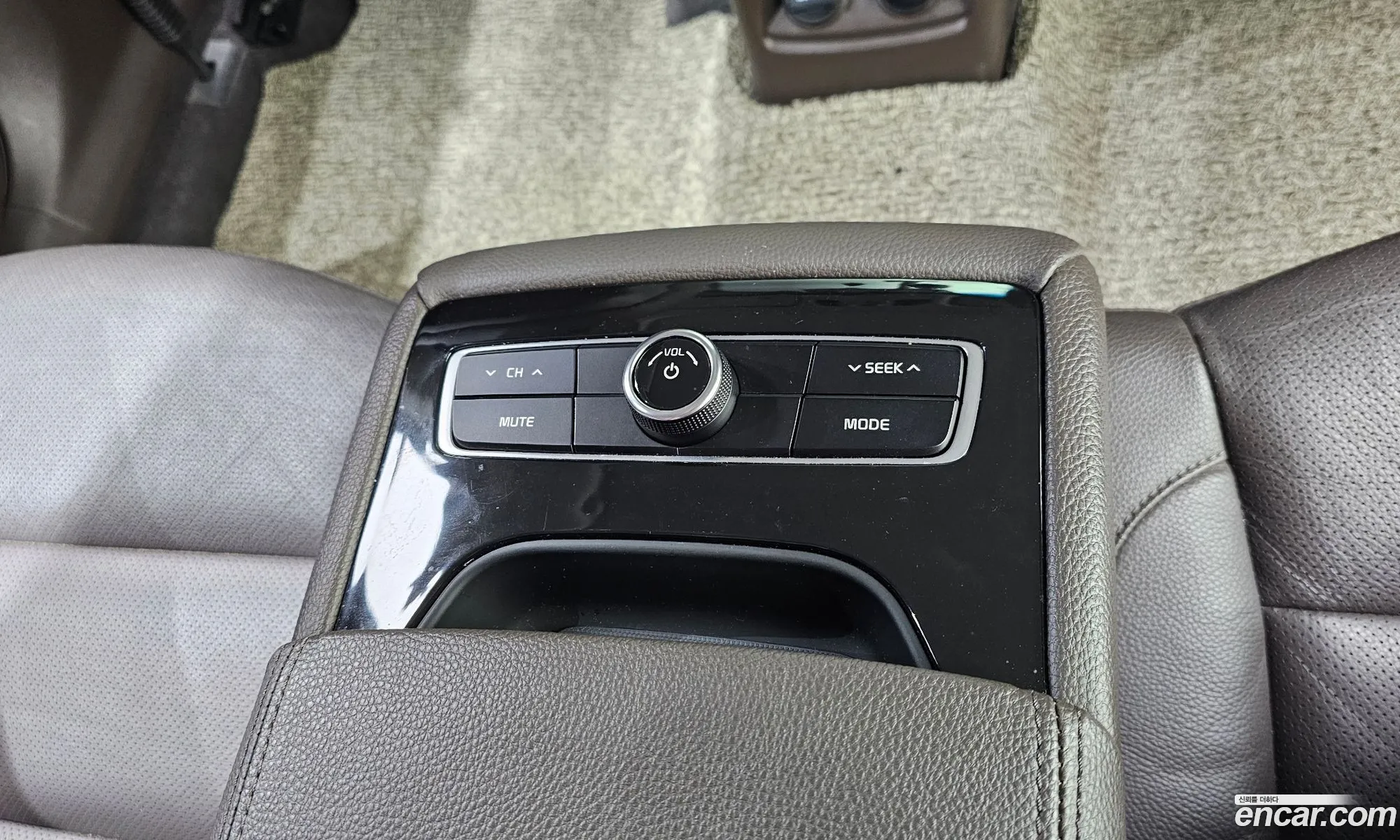 Kia K7 2018 — 17