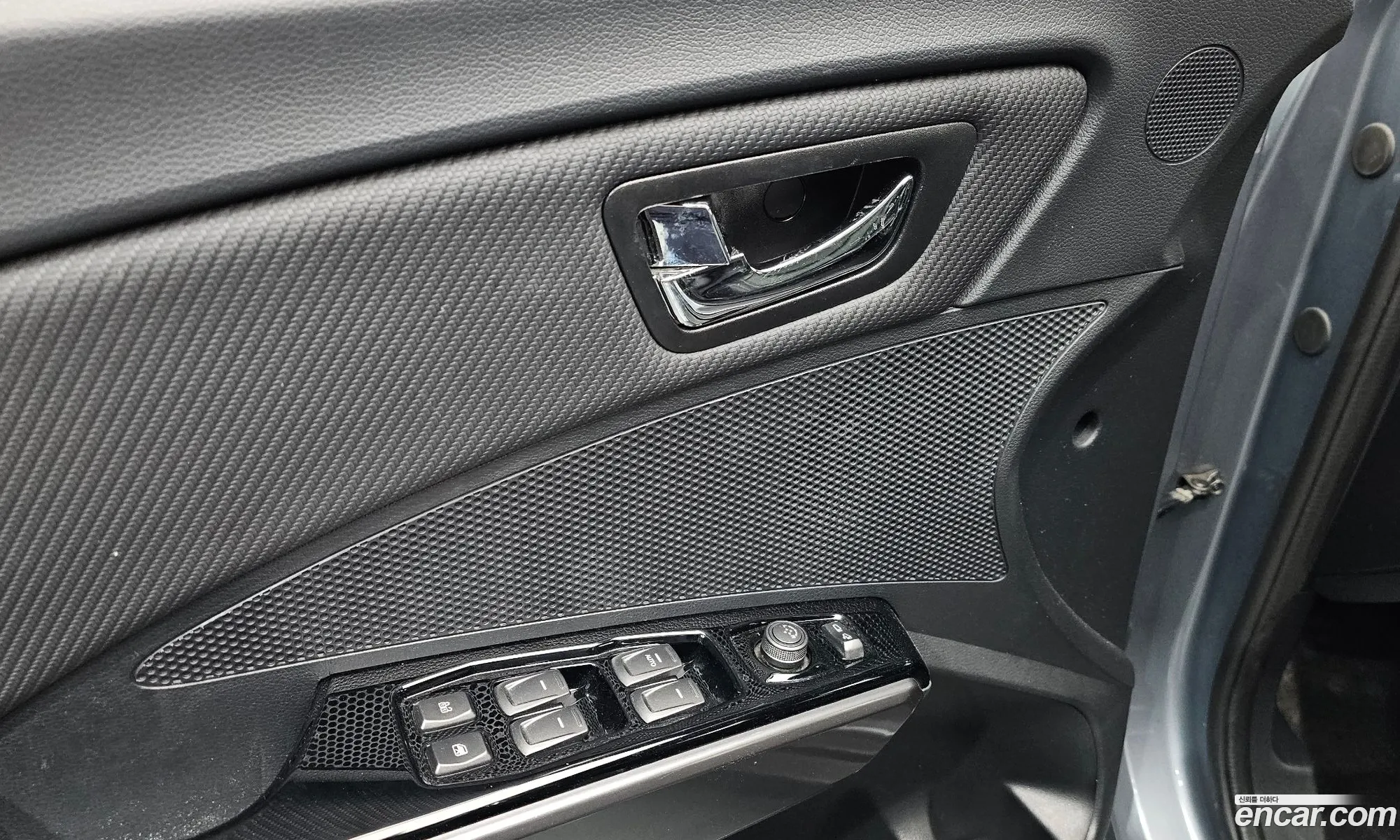 KG Mobility (SsangYong) Tivoli 2019 — 12