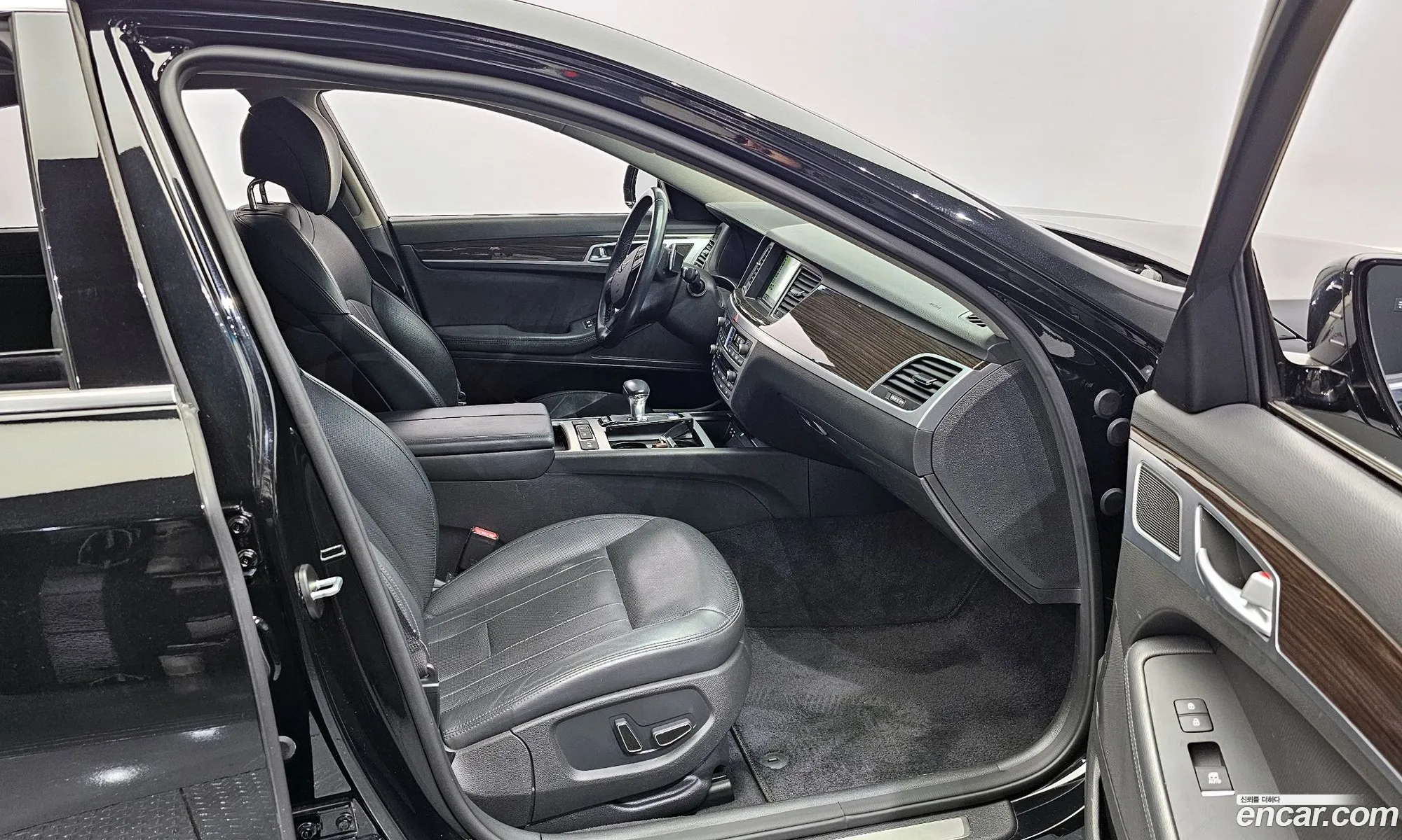 Genesis G80 2017 — 25