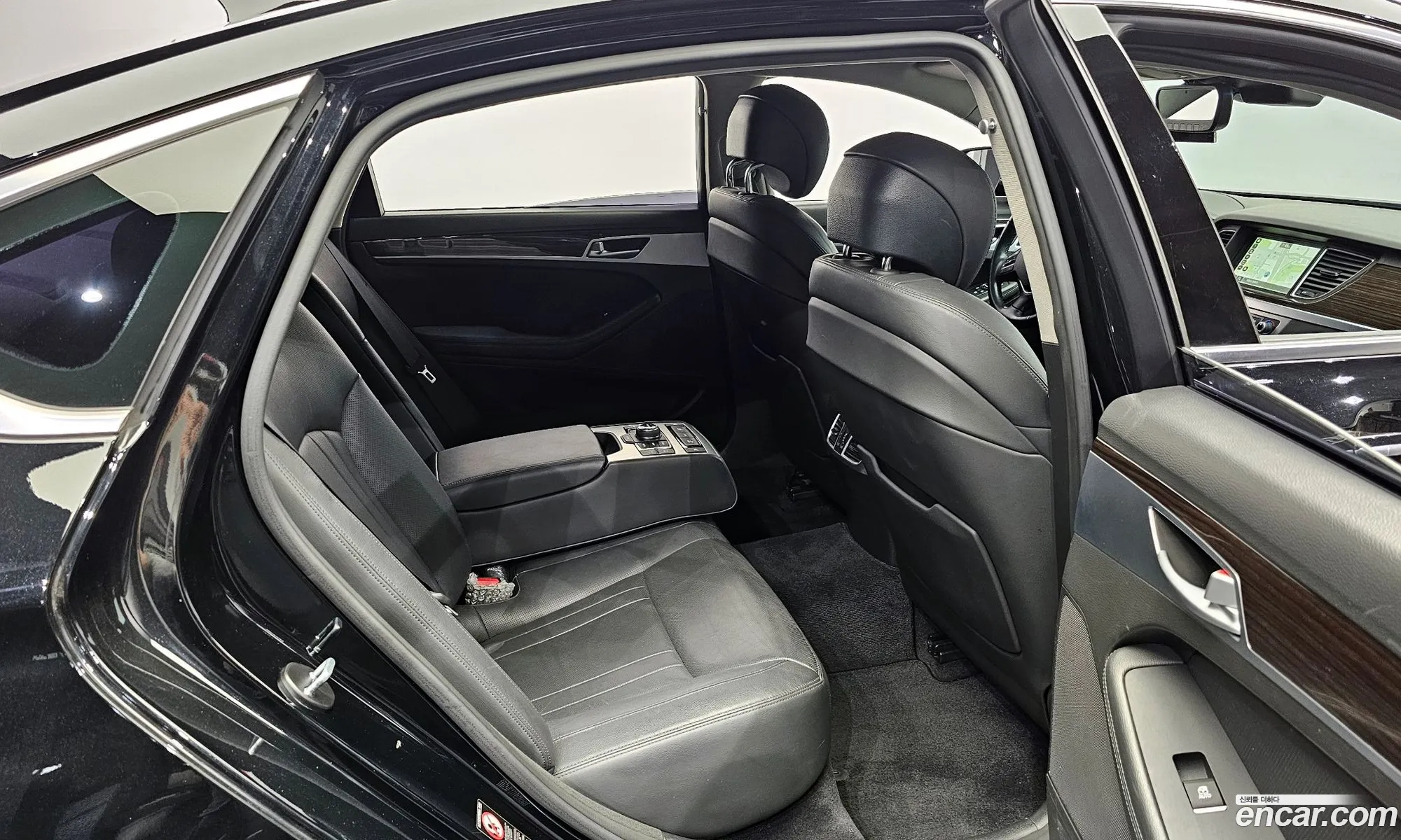 Genesis G80 2017 — 28