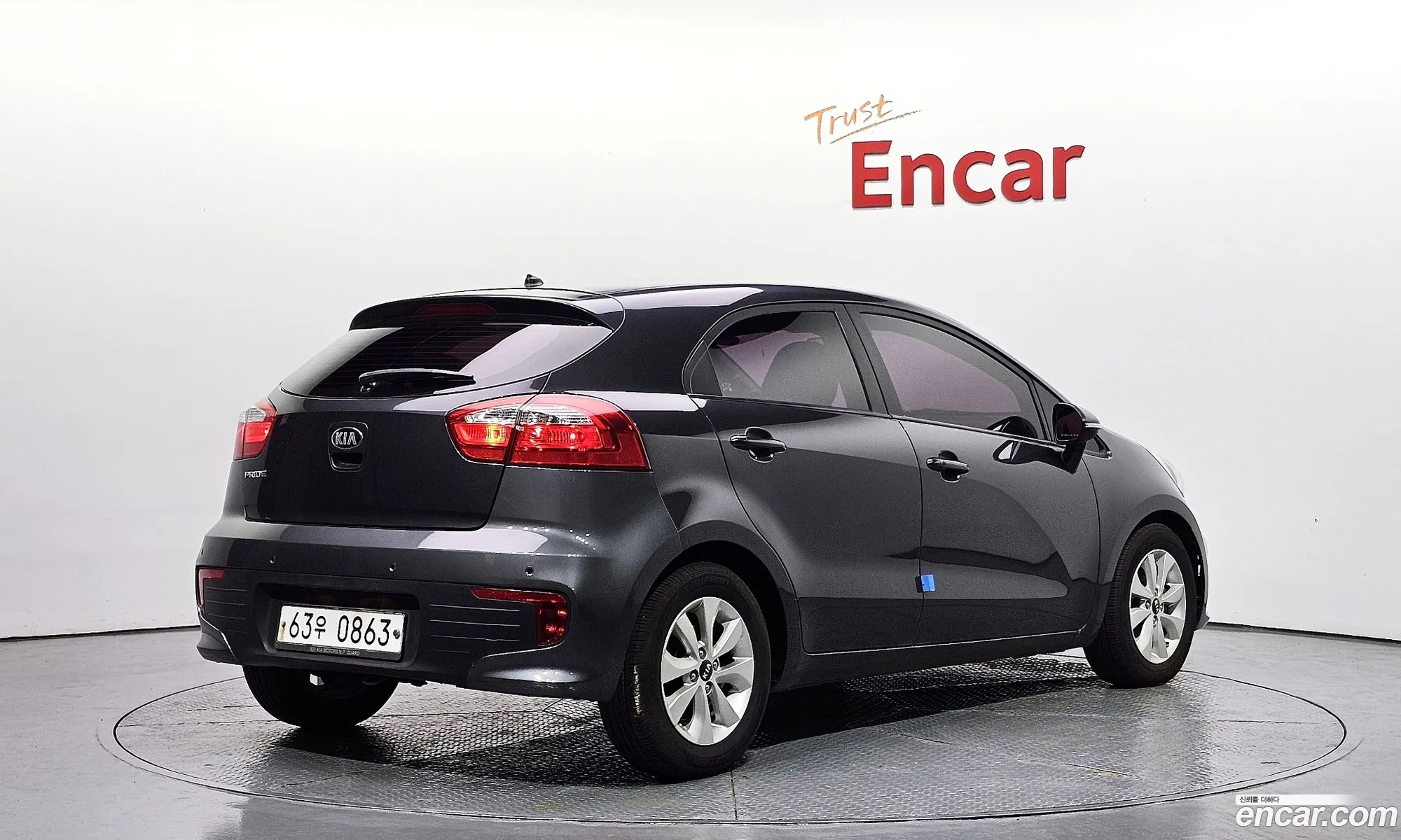 Kia Pride 2015 — 10