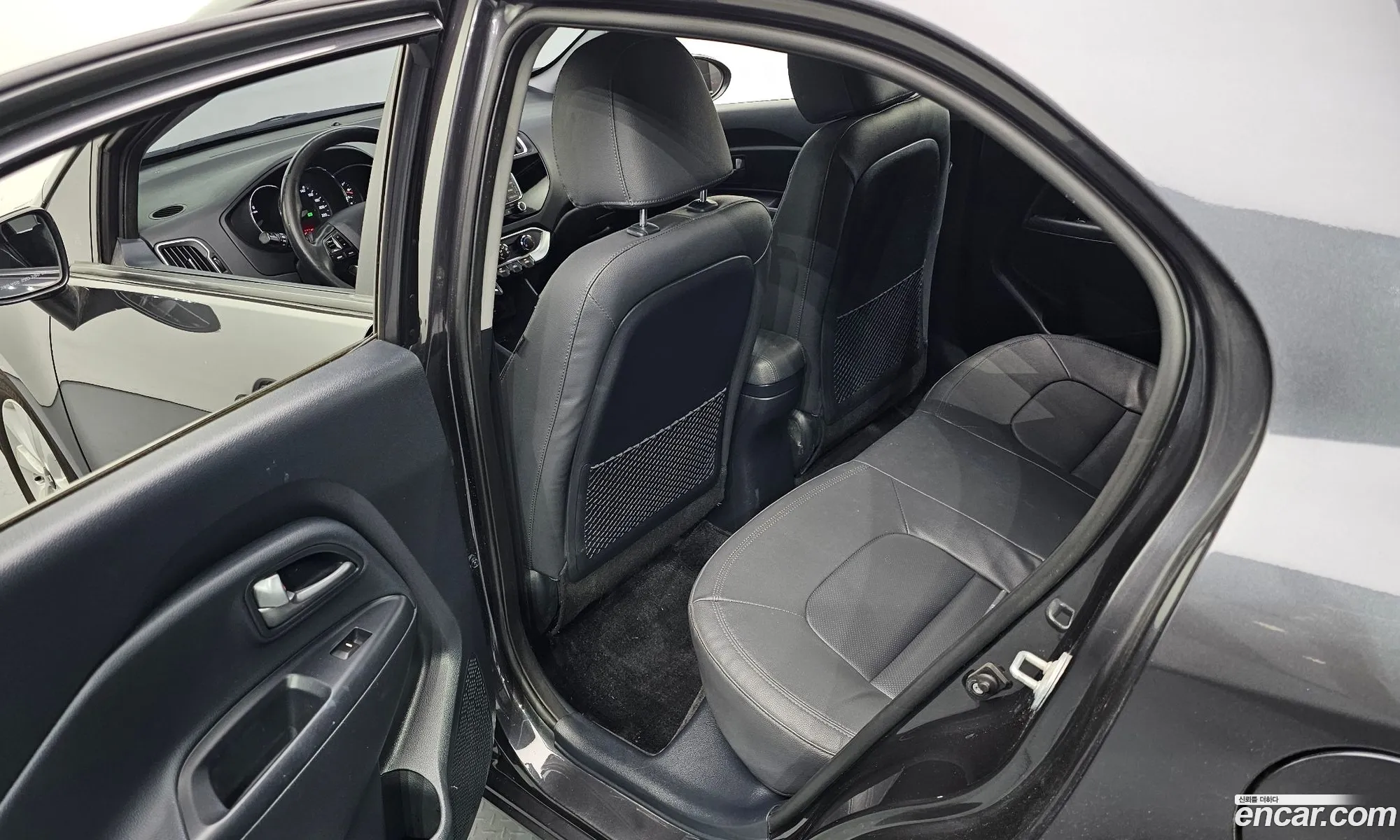 Kia Pride 2015 — 8