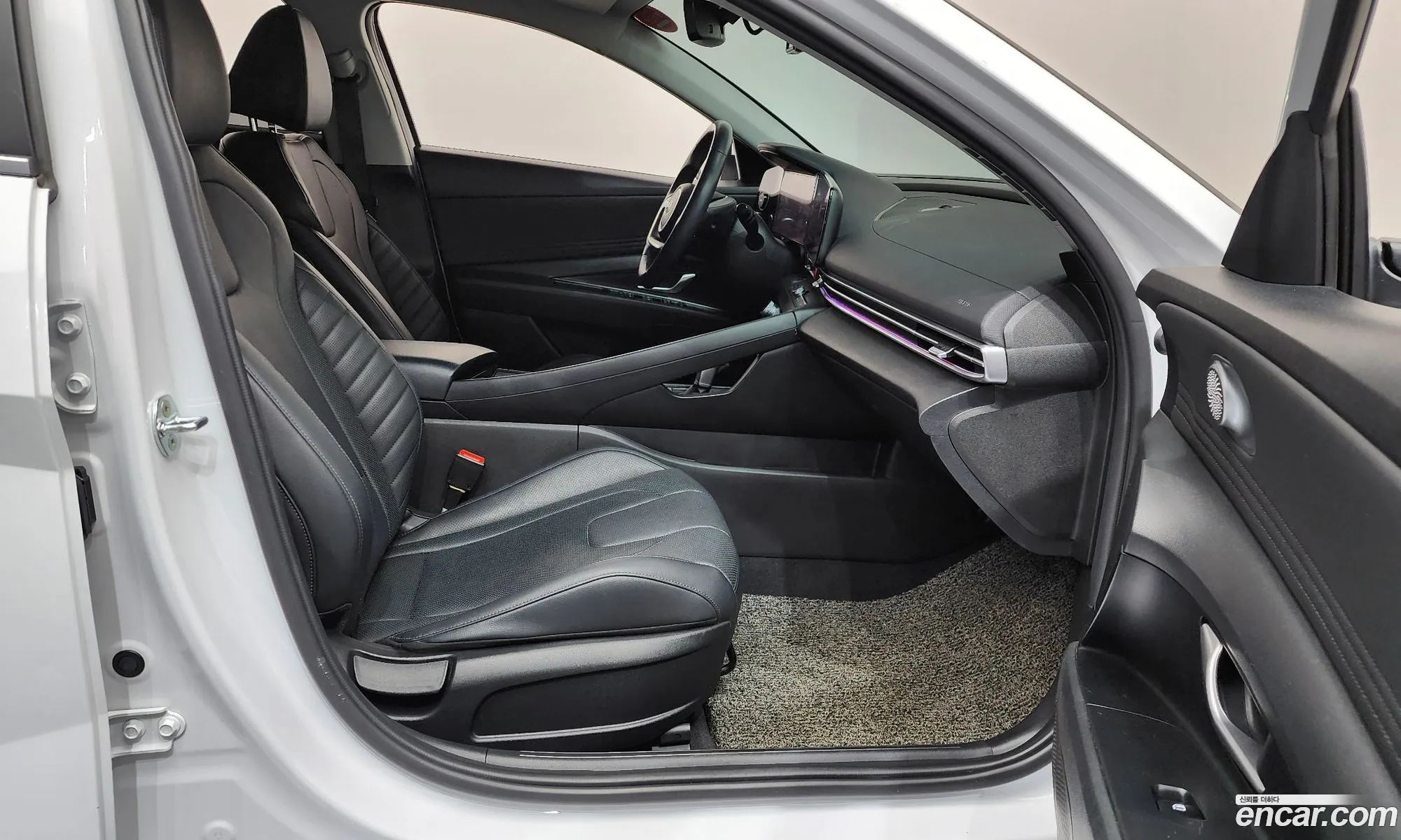 Hyundai Elantra 2020 — 24