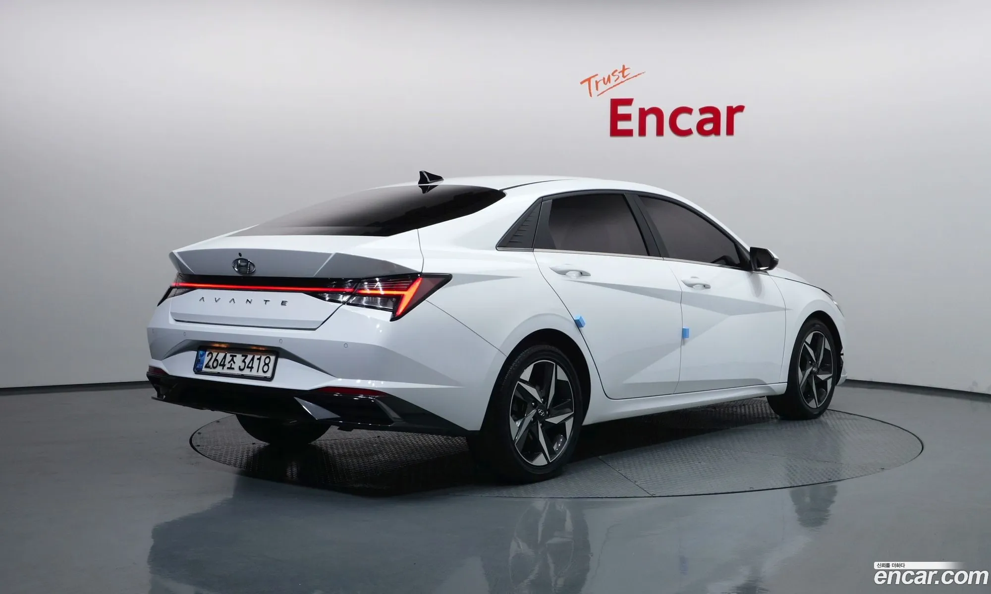 Hyundai Elantra 2020 — 27