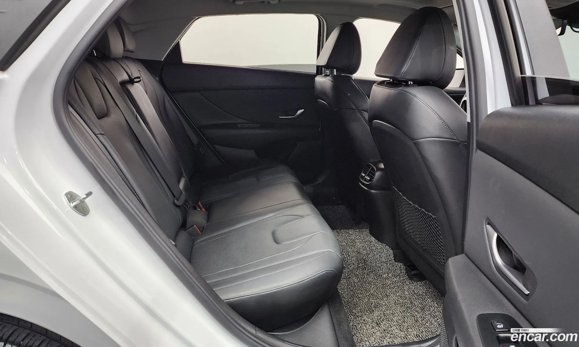Hyundai Elantra 2020 — 20