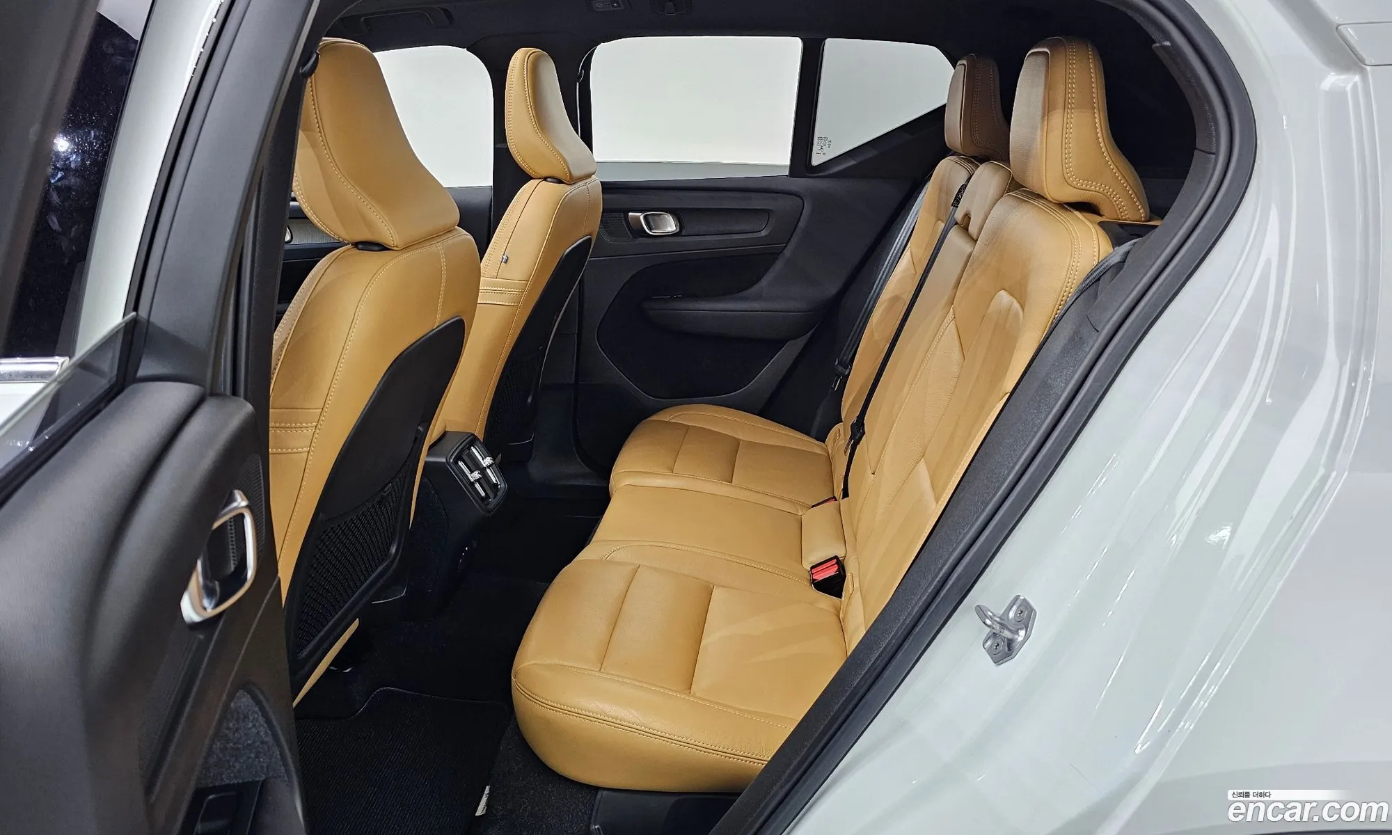 Volvo XC40 2019 YV1XZACACL2194037 — 23
