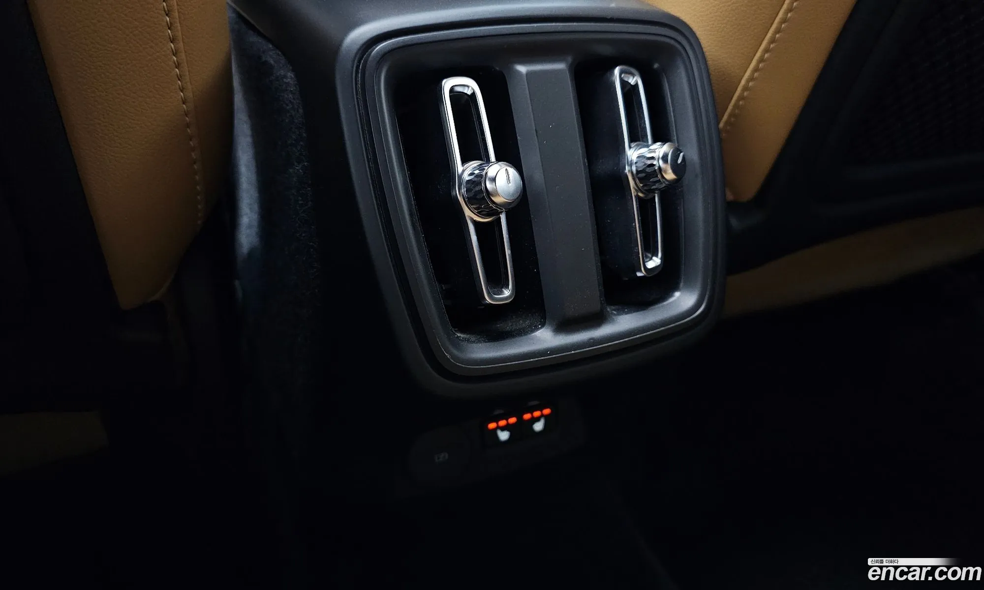 Volvo XC40 2019 YV1XZACACL2194037 — 31