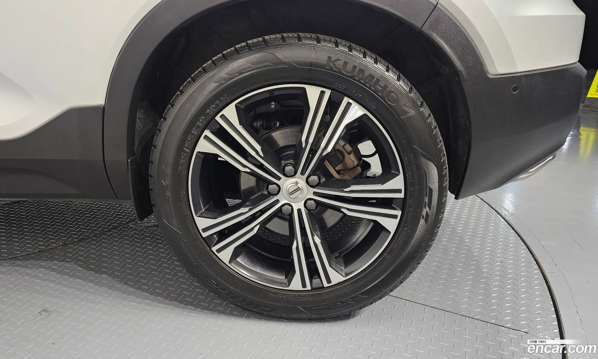 Volvo XC40 2019 YV1XZACACL2194037 — 15