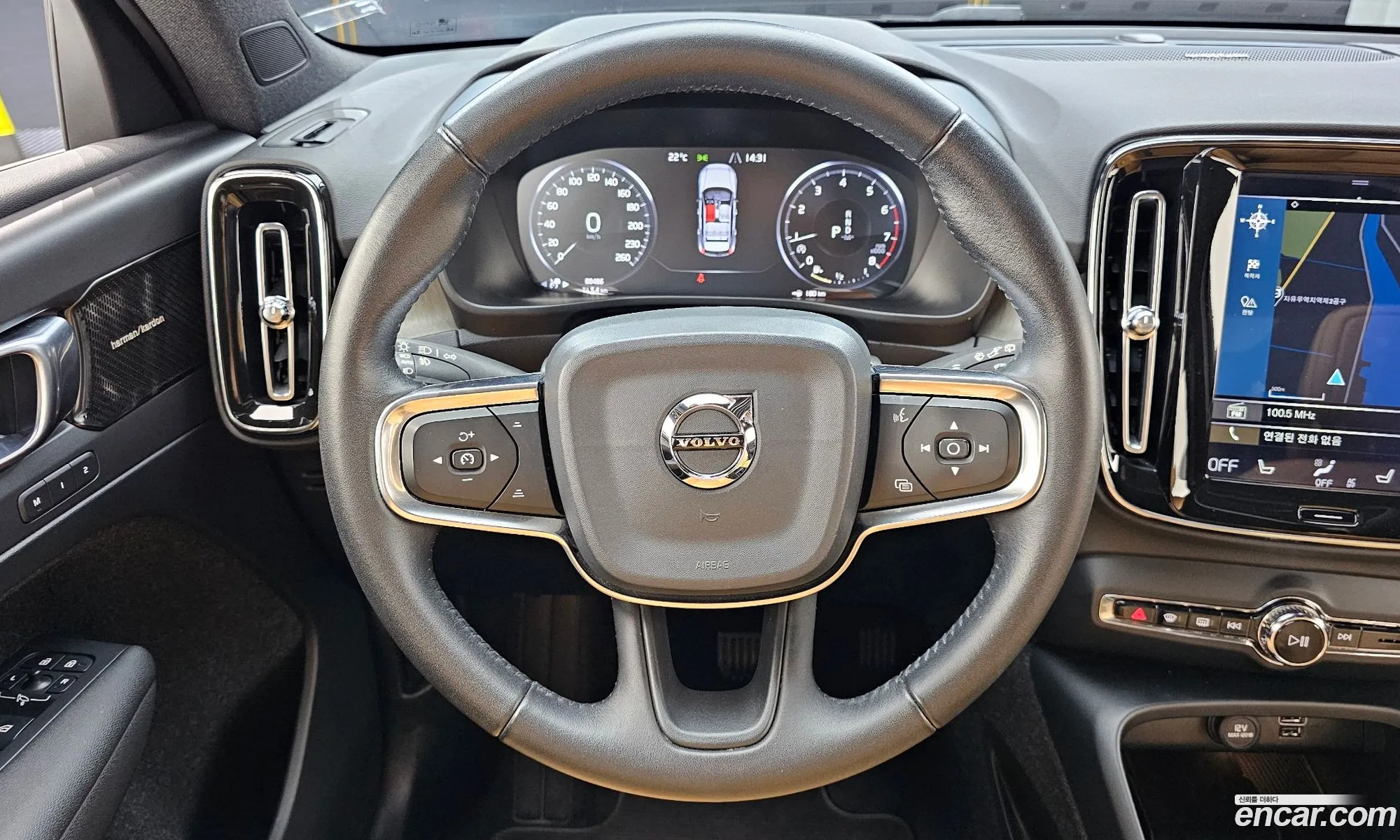 Volvo XC40 2019 YV1XZACACL2194037 — 25