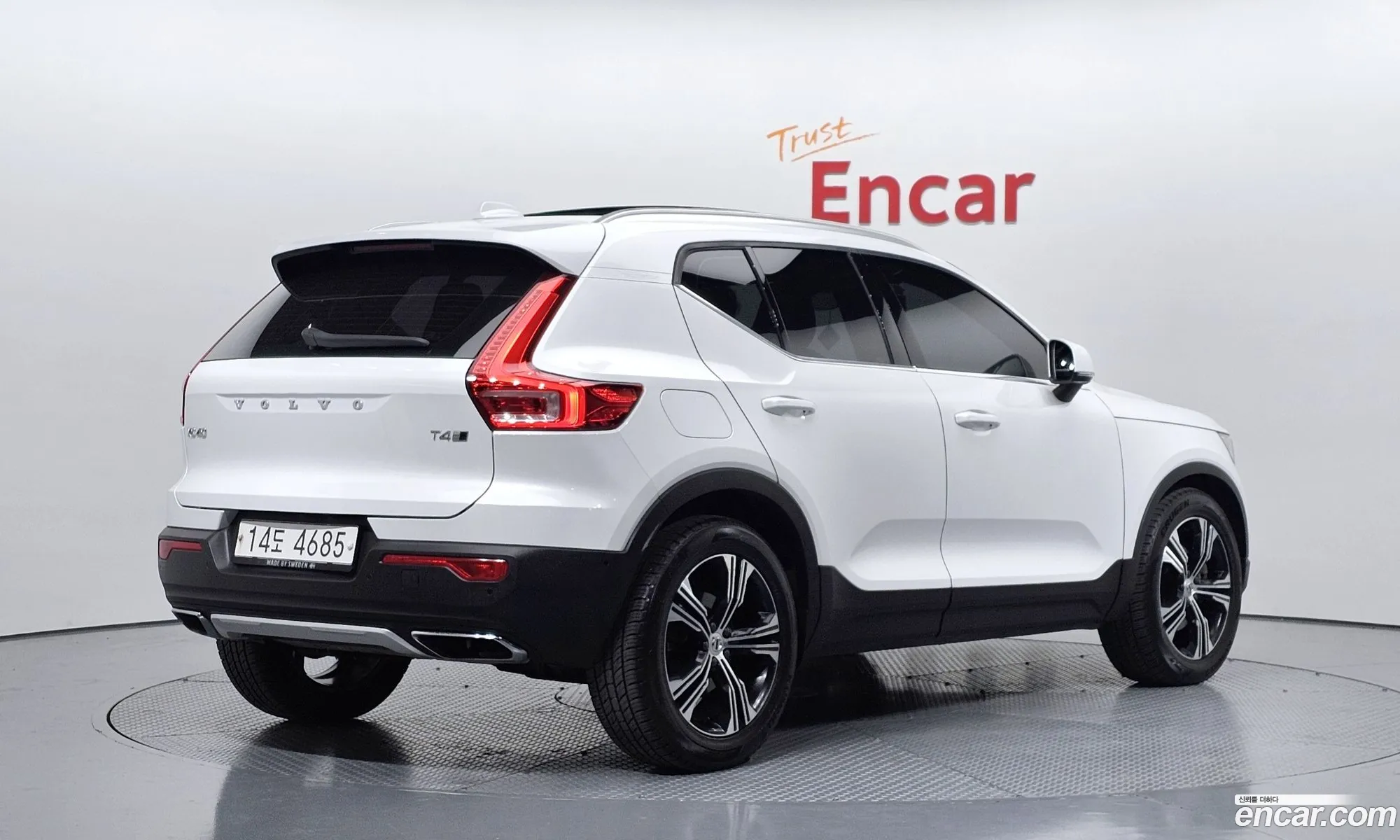 Volvo XC40 2019 YV1XZACACL2194037 — 11