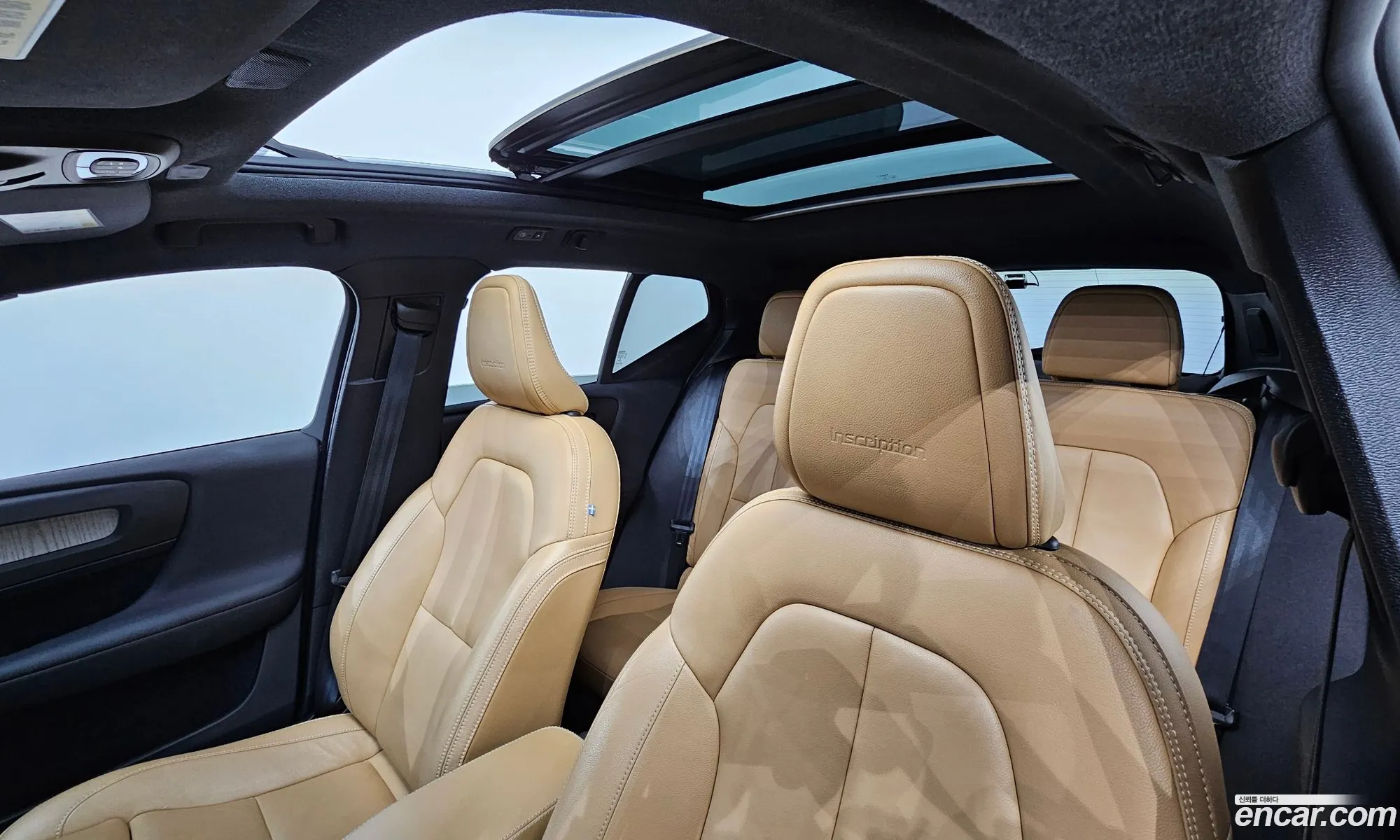 Volvo XC40 2019 YV1XZACACL2194037 — 20