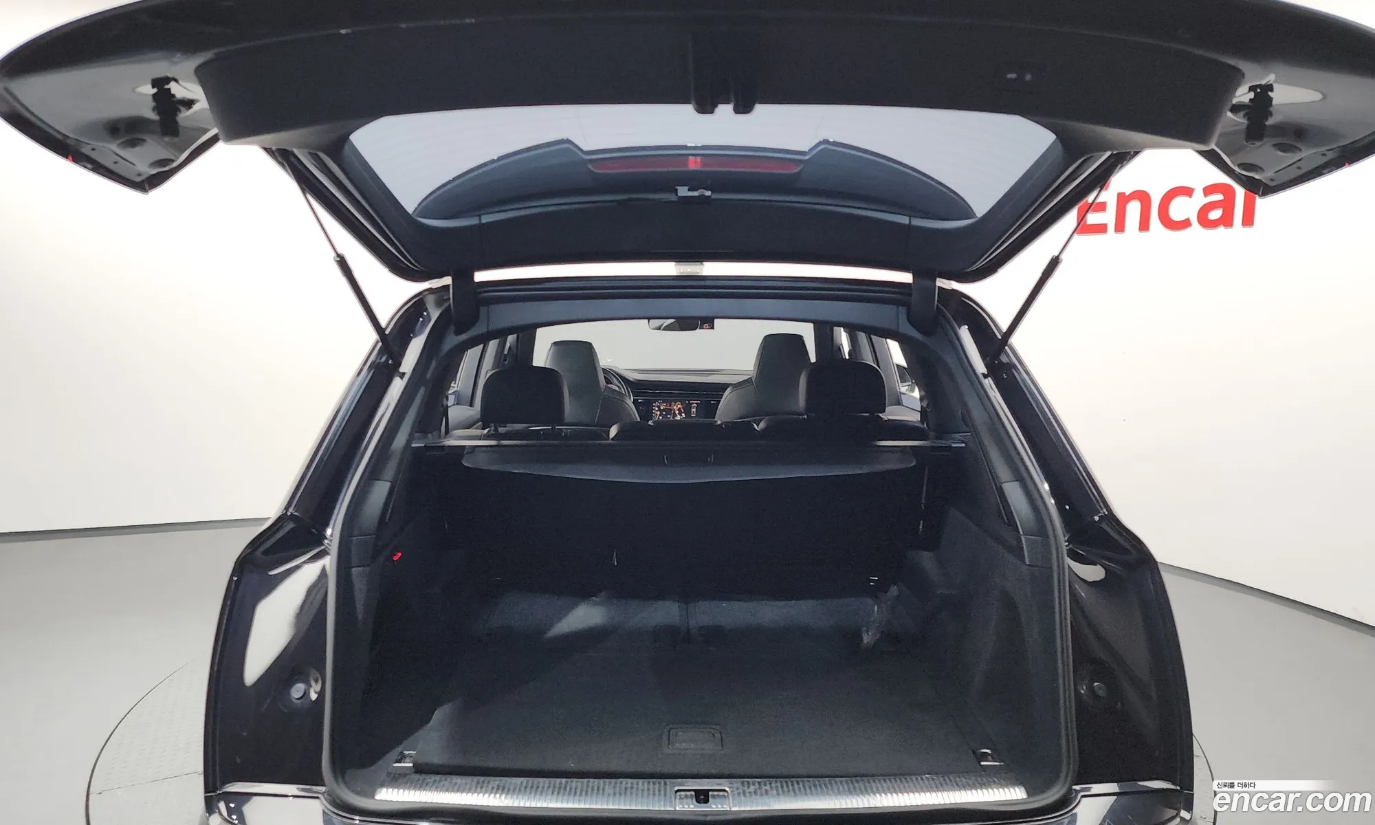 Audi Q7 2021 — 2