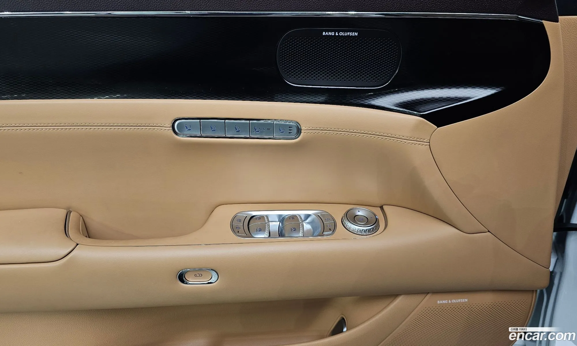 Genesis G90 2022 — 24