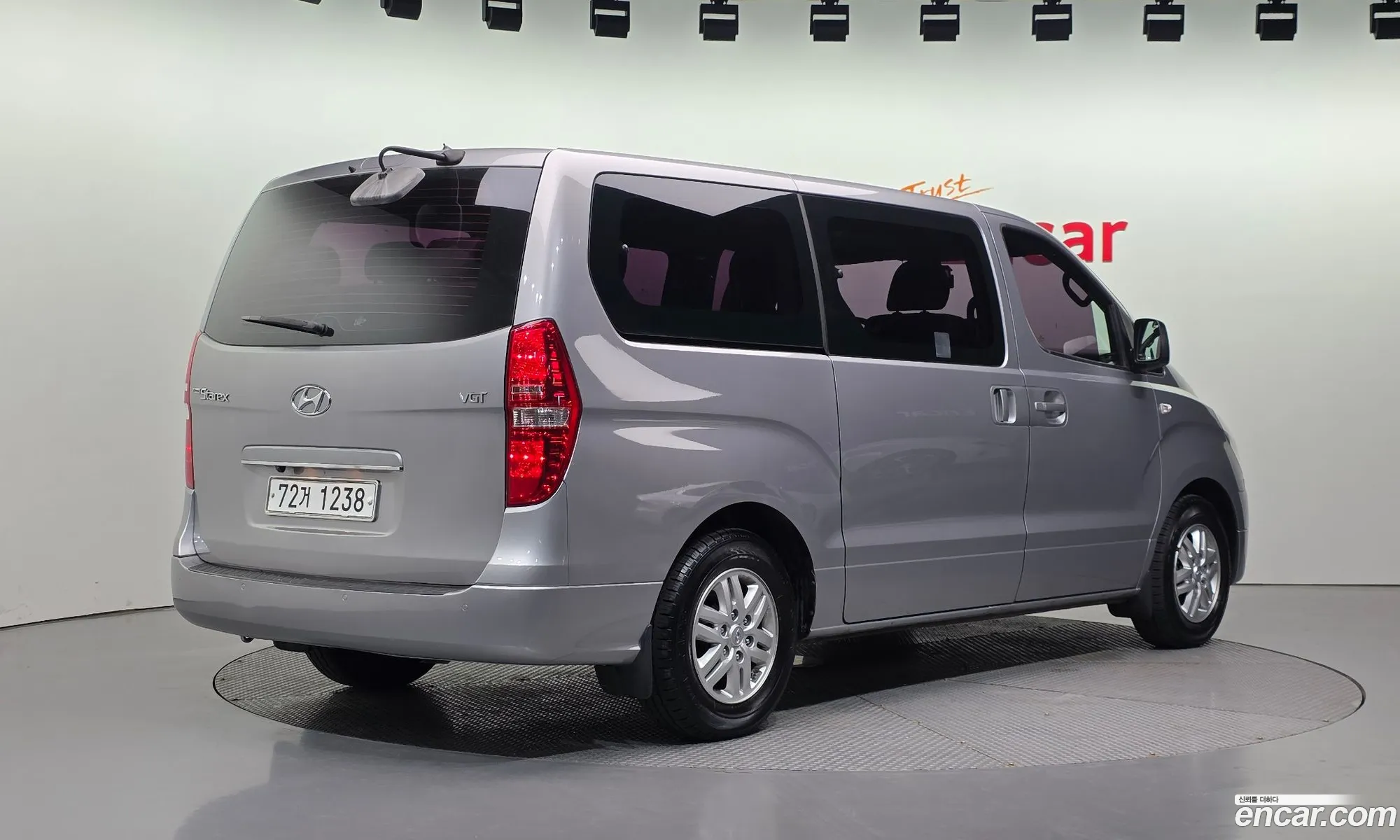 Hyundai Grand Starex 2017 — 12