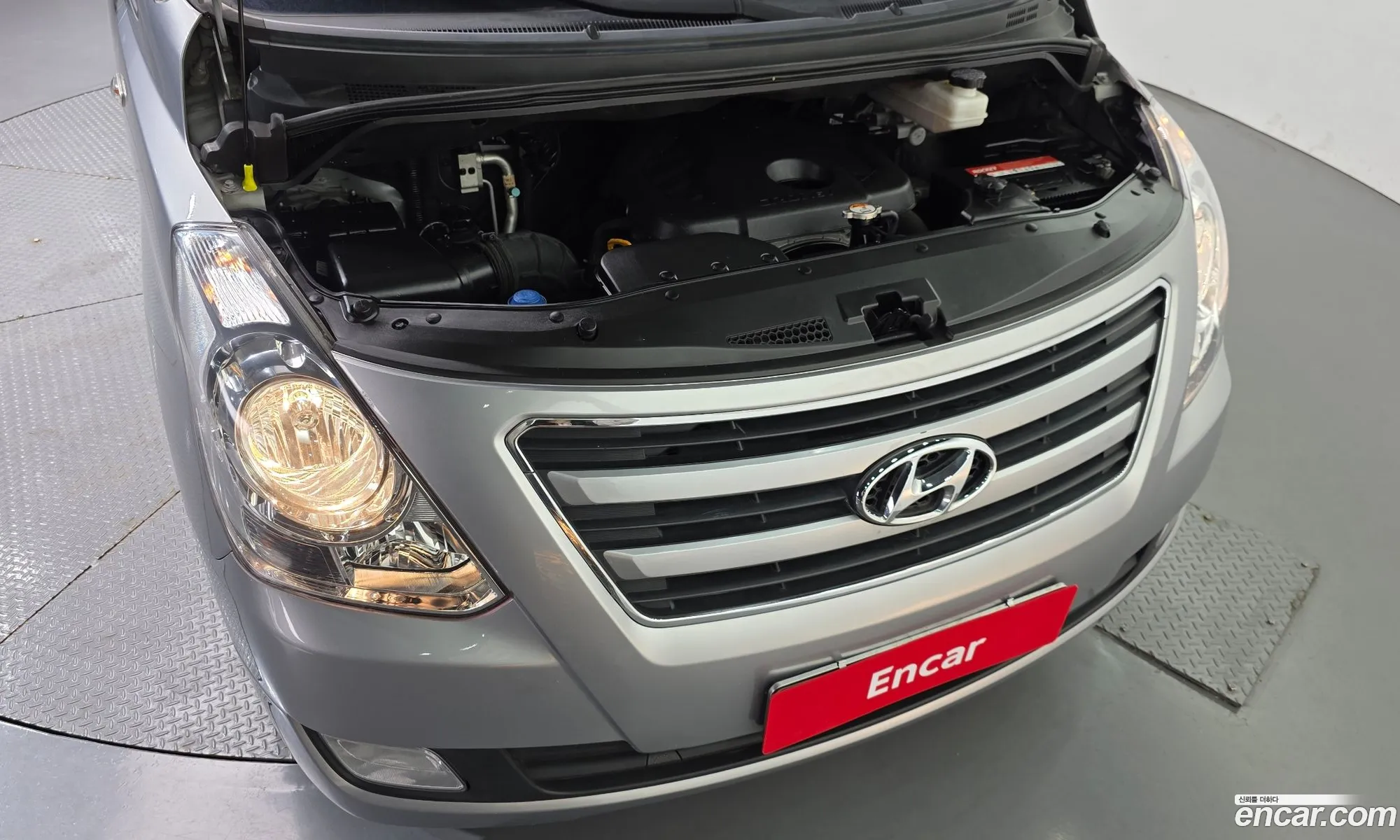 Hyundai Grand Starex 2017 — 19
