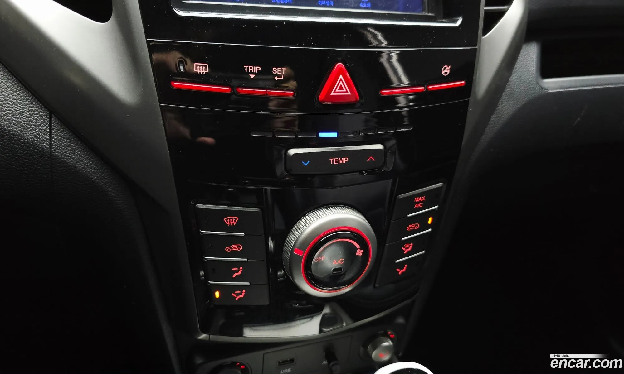 KG Mobility (SsangYong) Tivoli 2016 — 12