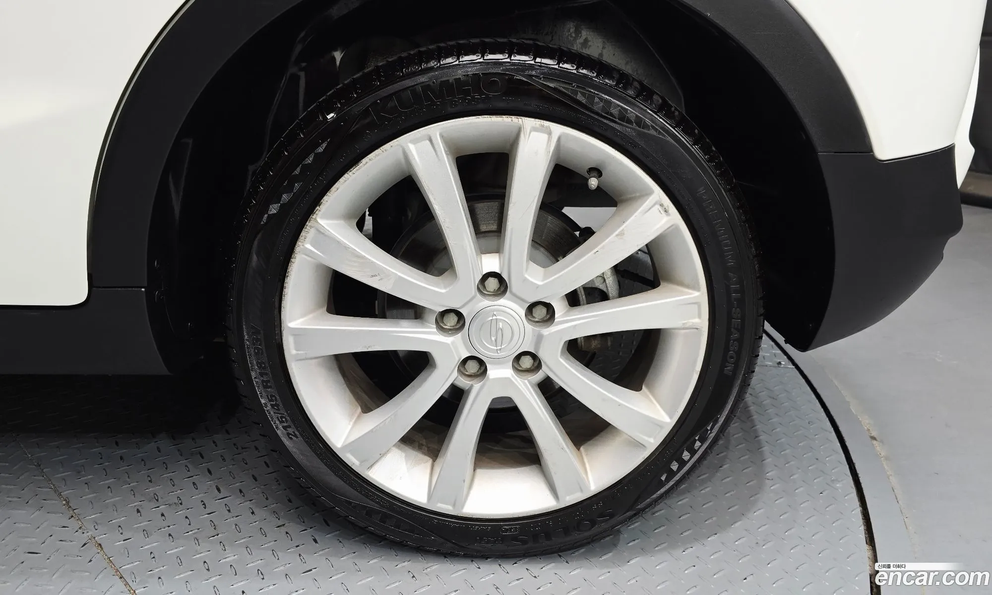 KG Mobility (SsangYong) Tivoli 2016 — 16