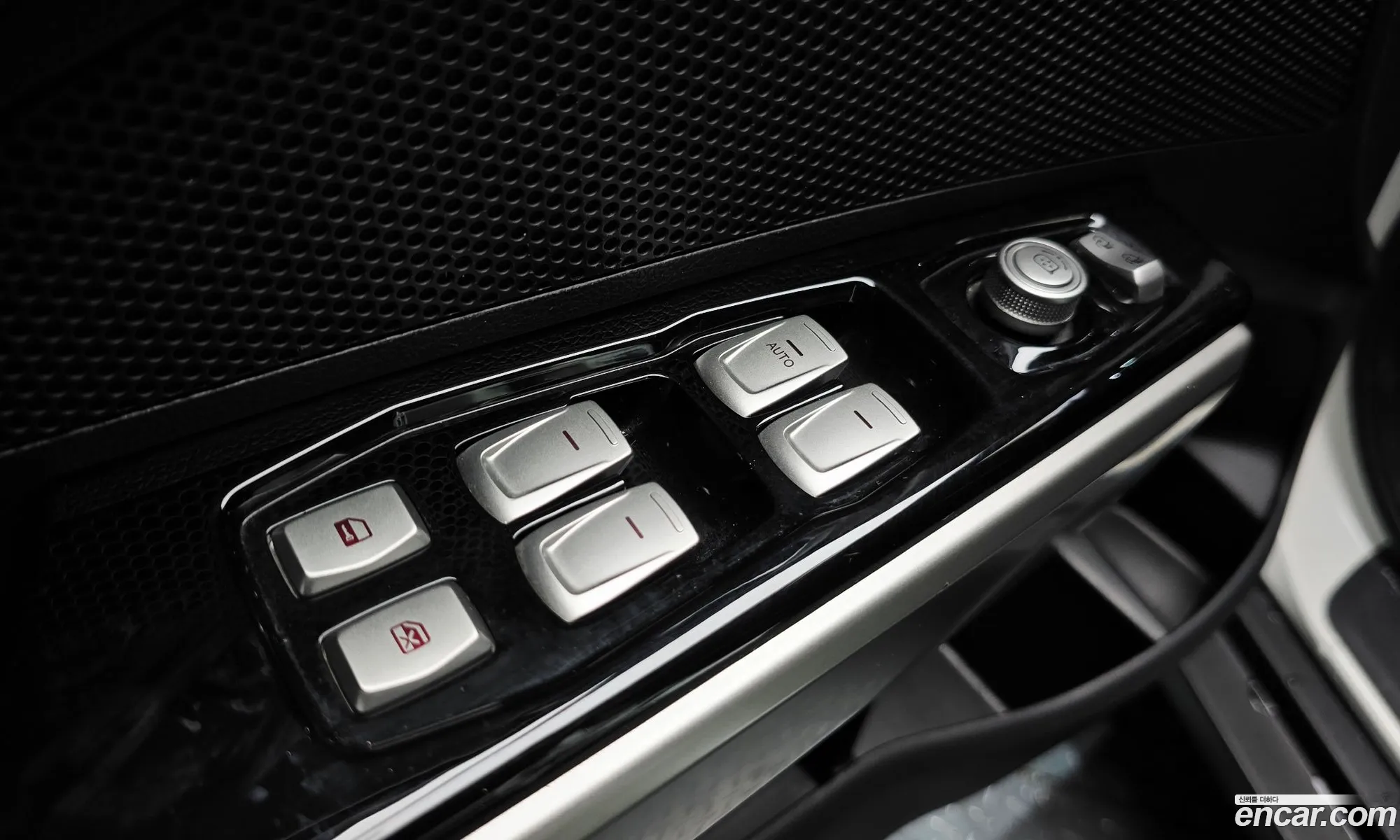 KG Mobility (SsangYong) Tivoli 2016 — 18