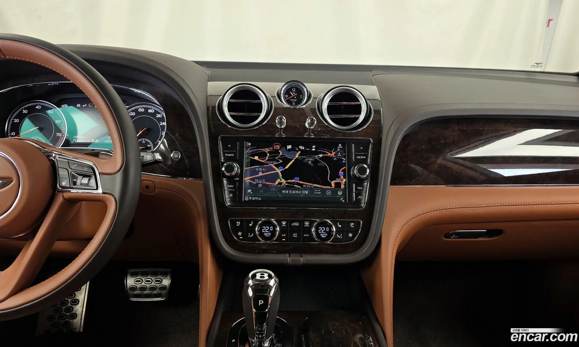 Bentley Bentayga 2017 — 16