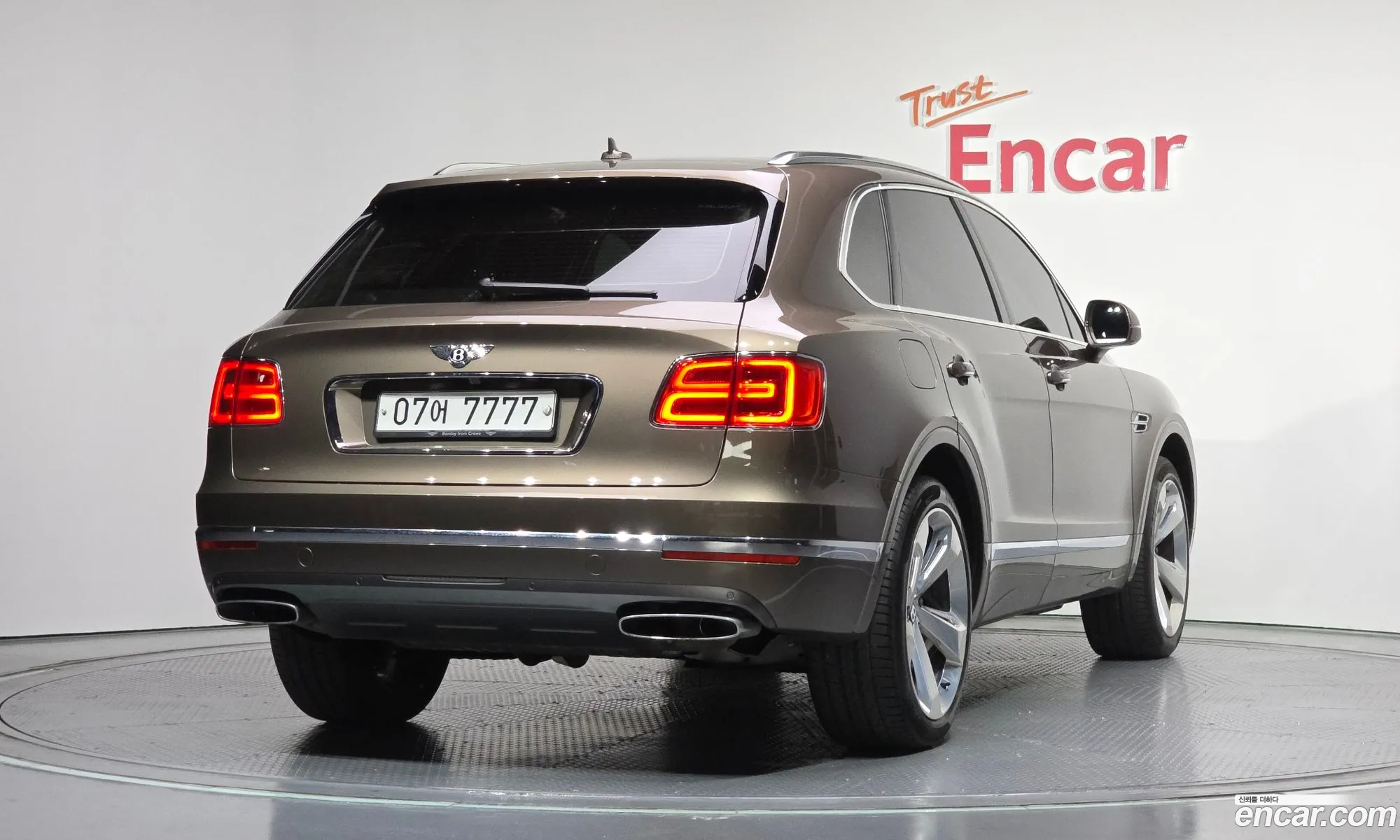 Bentley Bentayga 2017 — 14