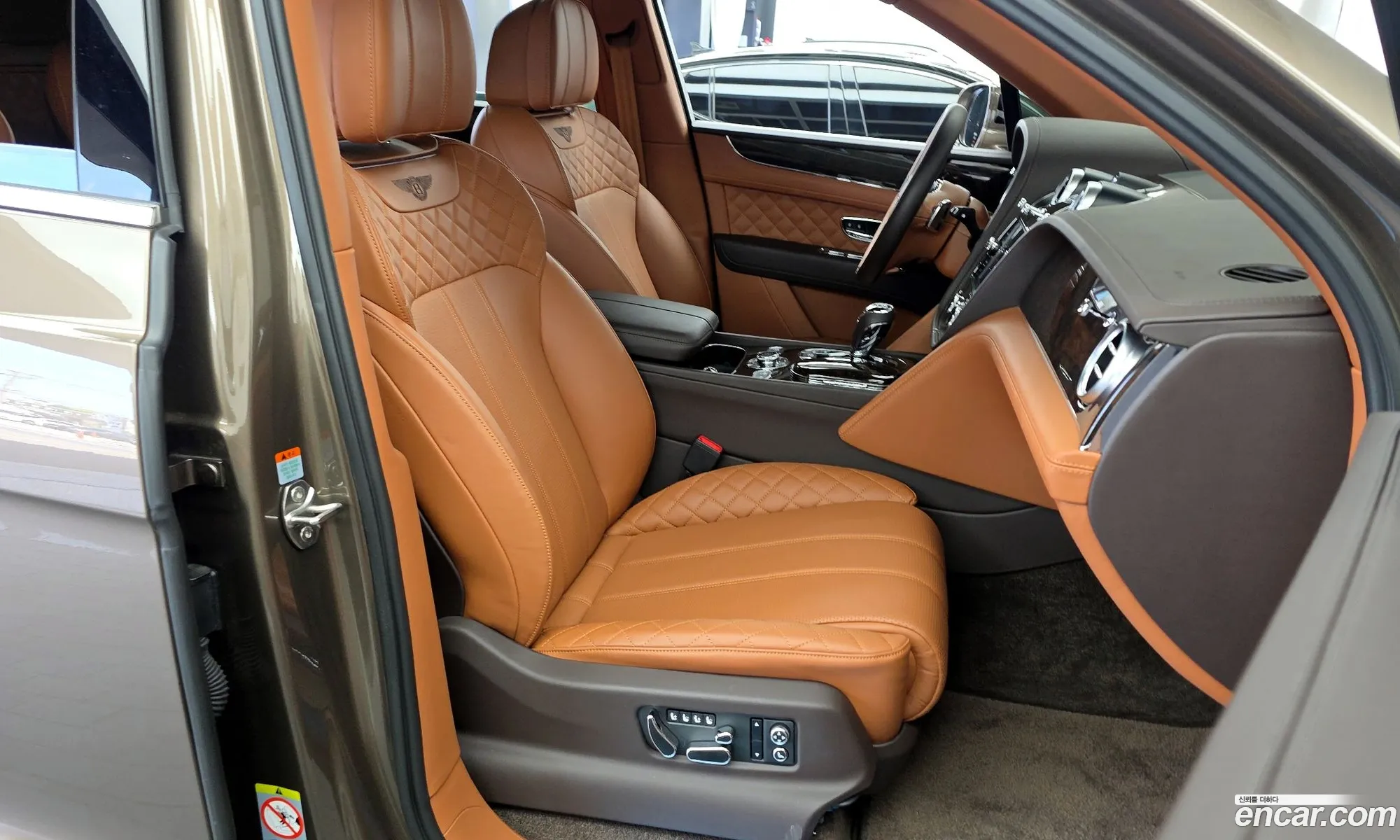 Bentley Bentayga 2017 — 17