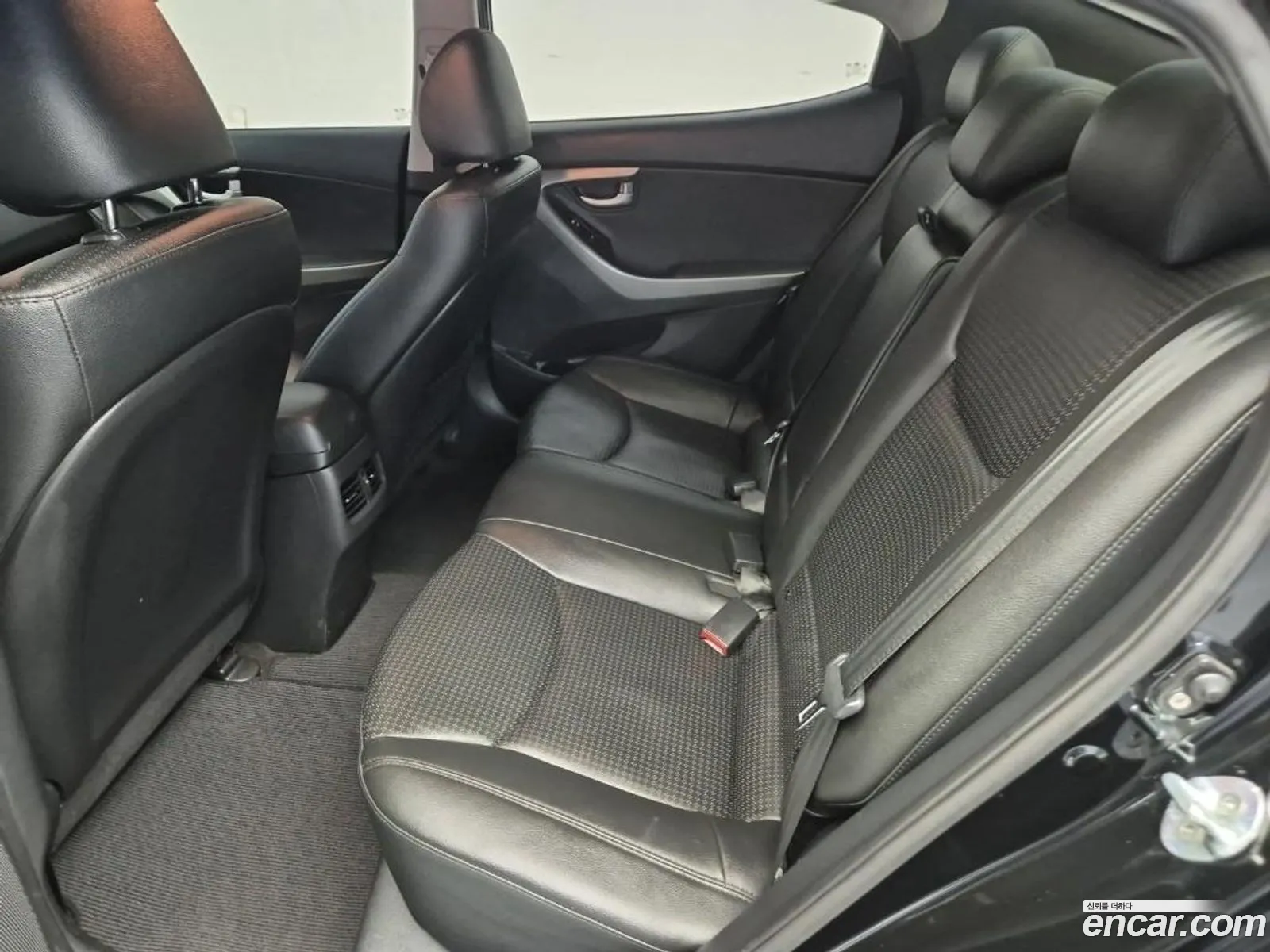 Hyundai Elantra 2014 — 12