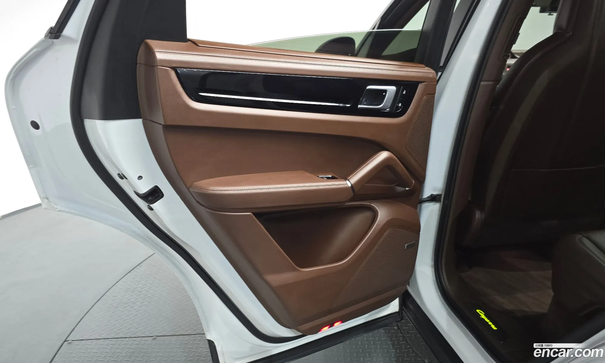 Porsche Cayenne 2021 — 32