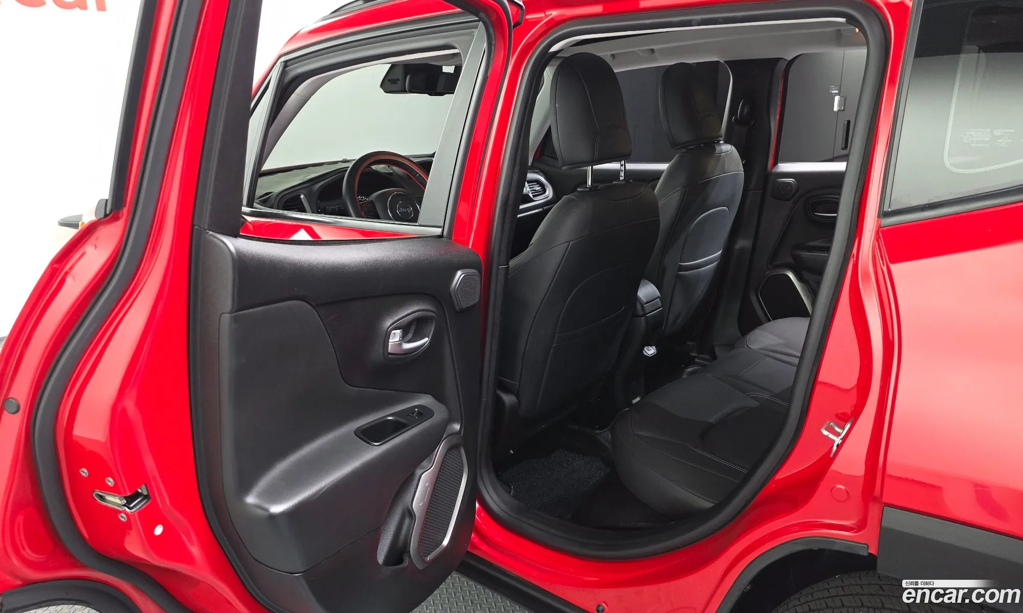 Jeep Renegade 2018 1C4BU0000JPH20826 — 29