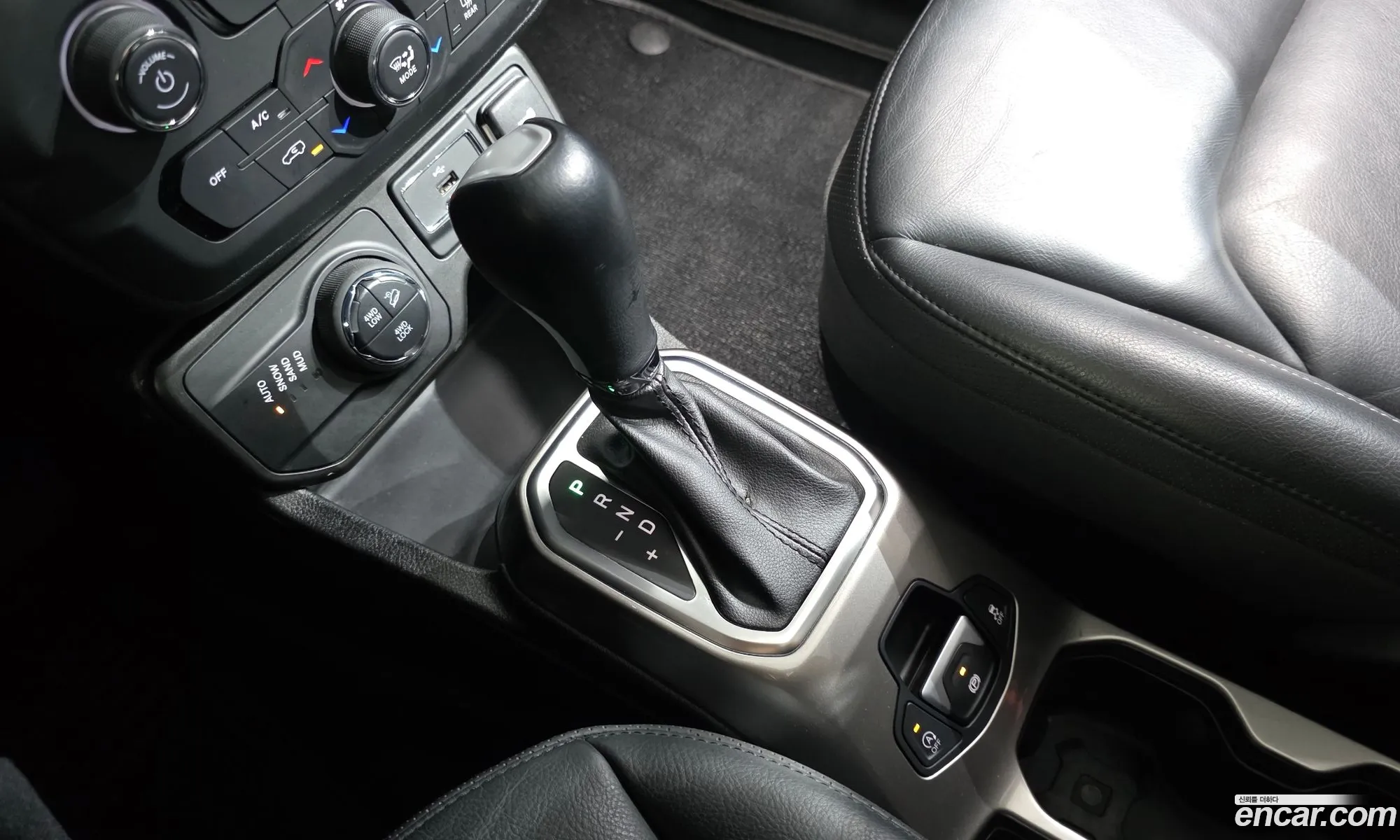 Jeep Renegade 2018 1C4BU0000JPH20826 — 27