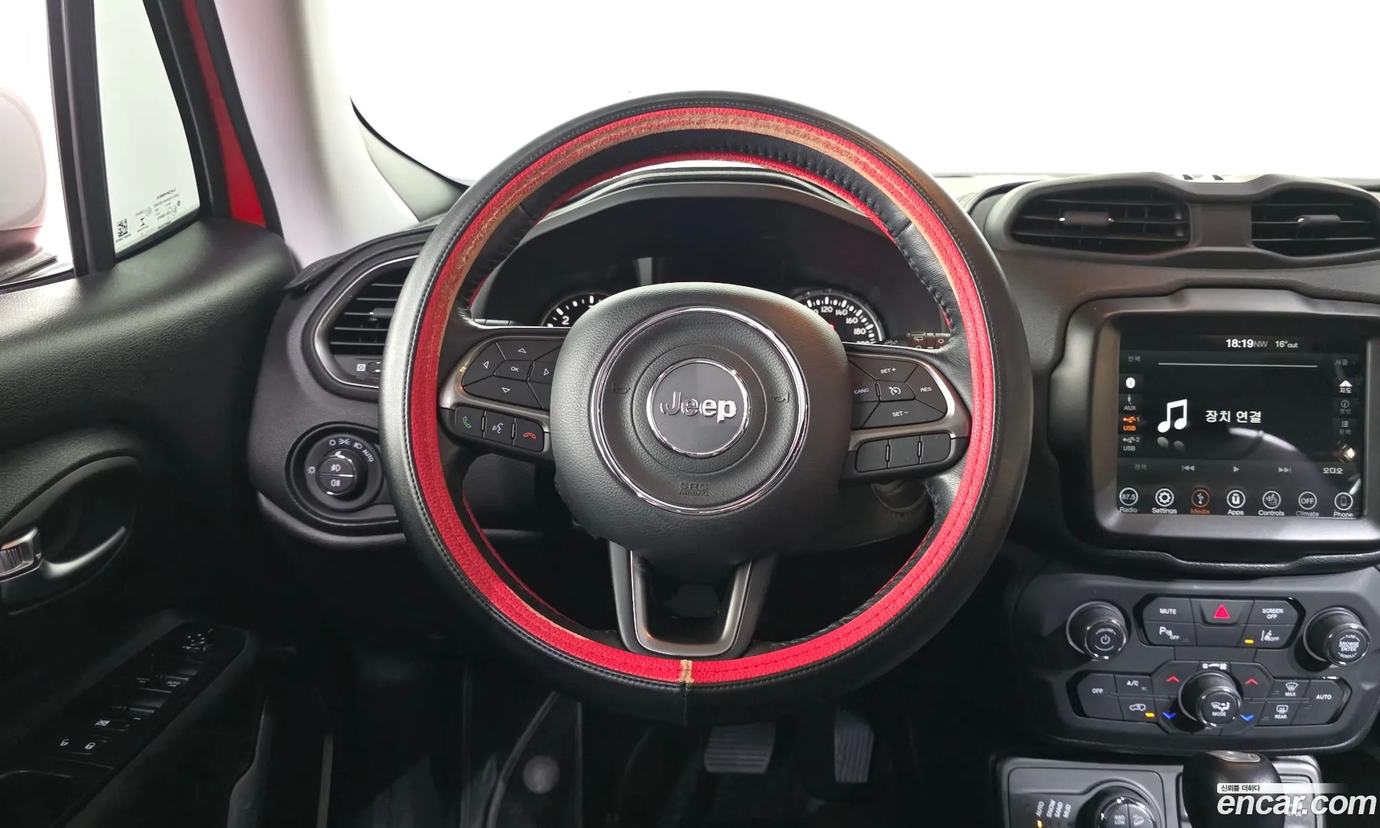 Jeep Renegade 2018 1C4BU0000JPH20826 — 30