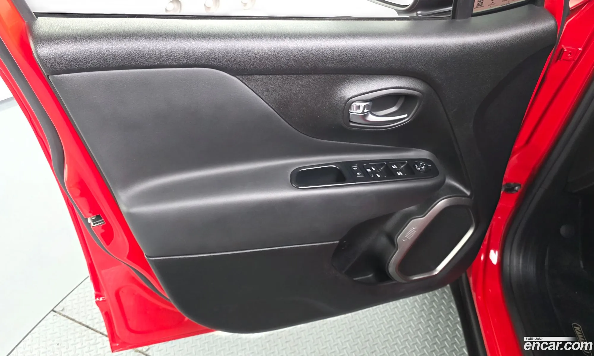 Jeep Renegade 2018 1C4BU0000JPH20826 — 17