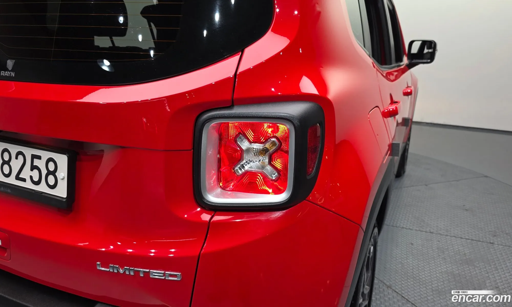 Jeep Renegade 2018 1C4BU0000JPH20826 — 18