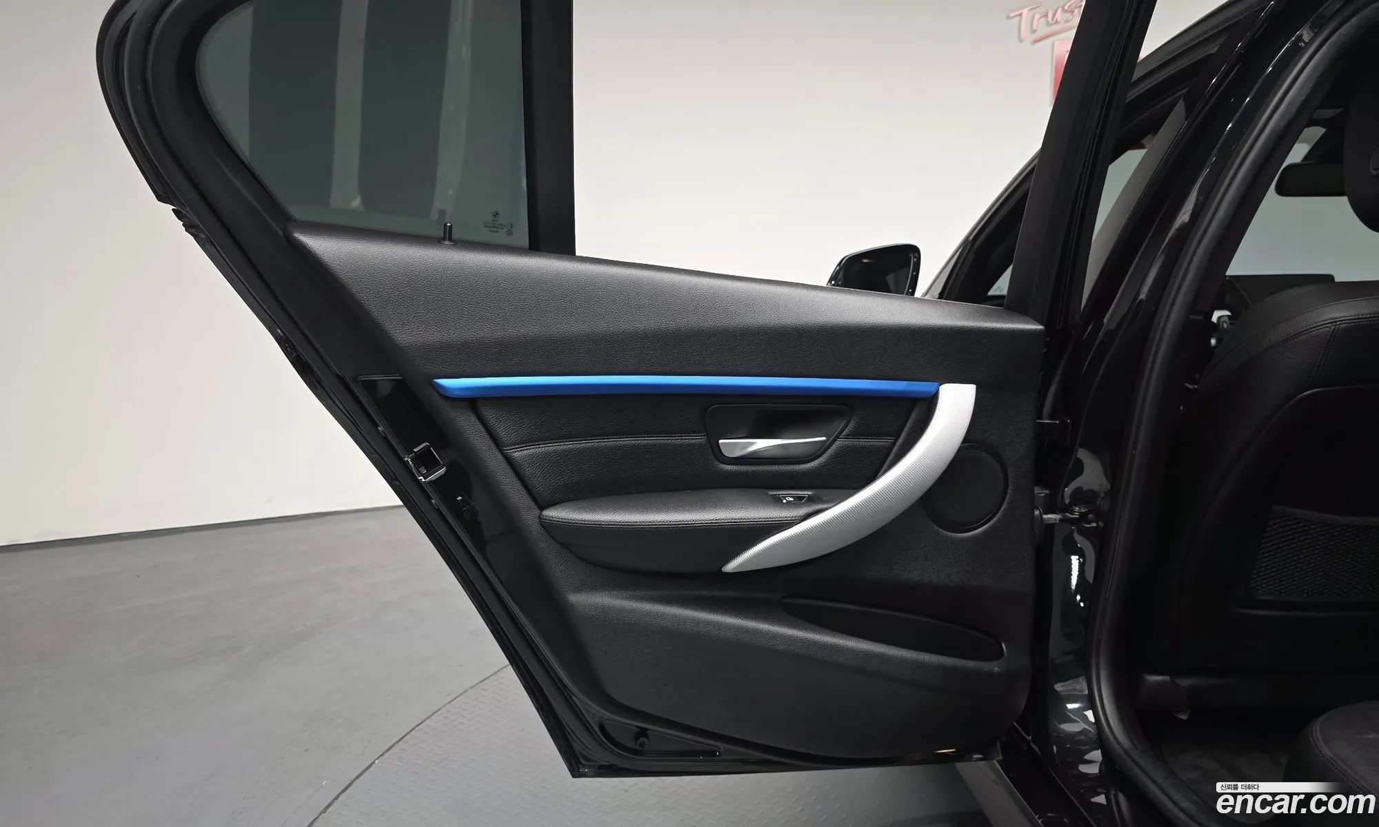 BMW 3 Series 2017 — 28