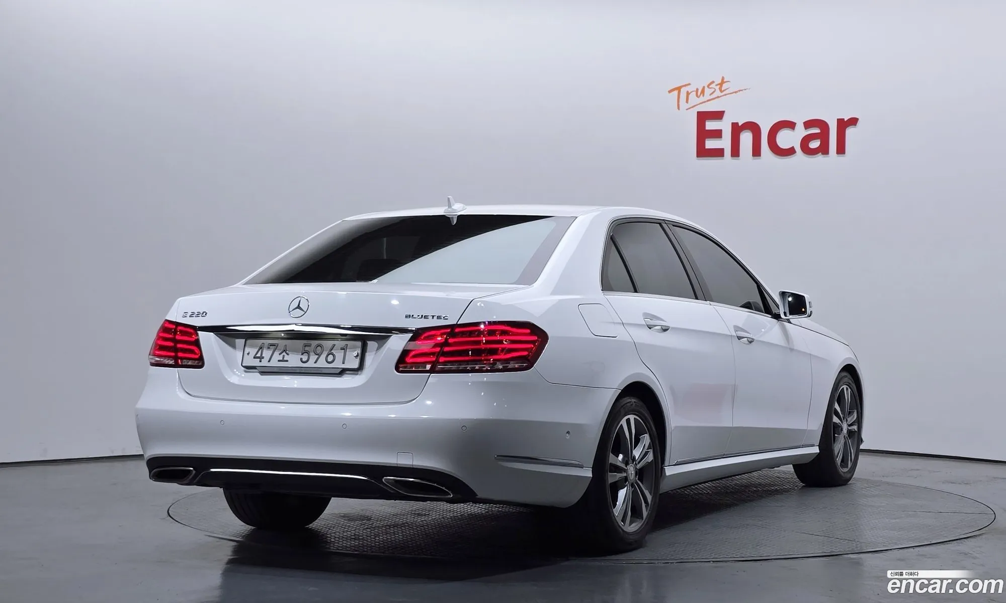 Mercedes-Benz E-Class W212 2015 WDDHF0AB5FB134426 — 14