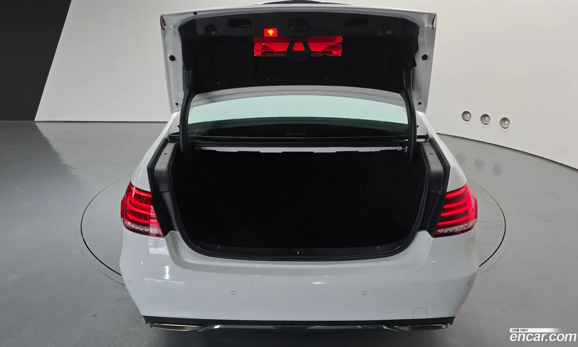 Mercedes-Benz E-Class W212 2015 WDDHF0AB5FB134426 — 12