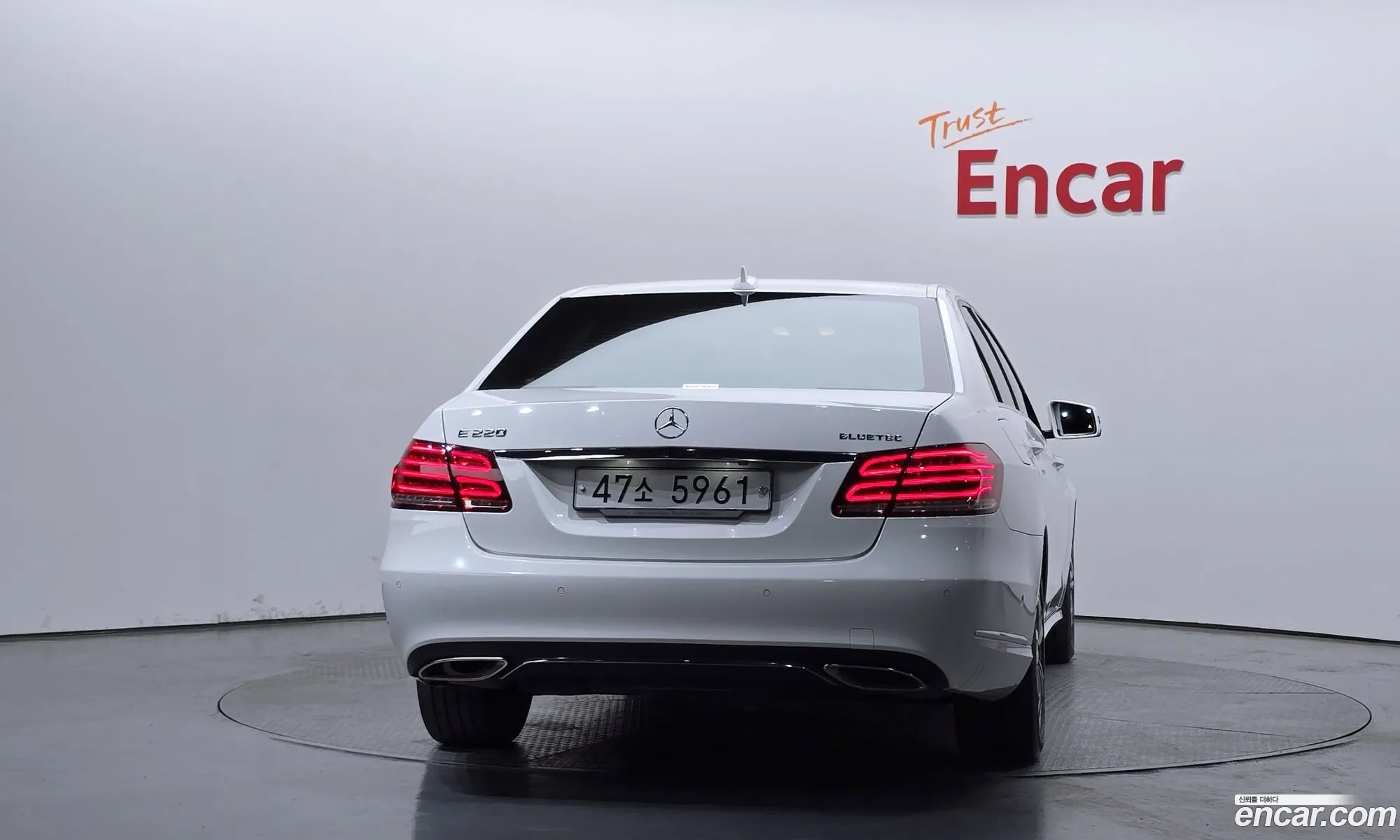 Mercedes-Benz E-Class W212 2015 WDDHF0AB5FB134426 — 9
