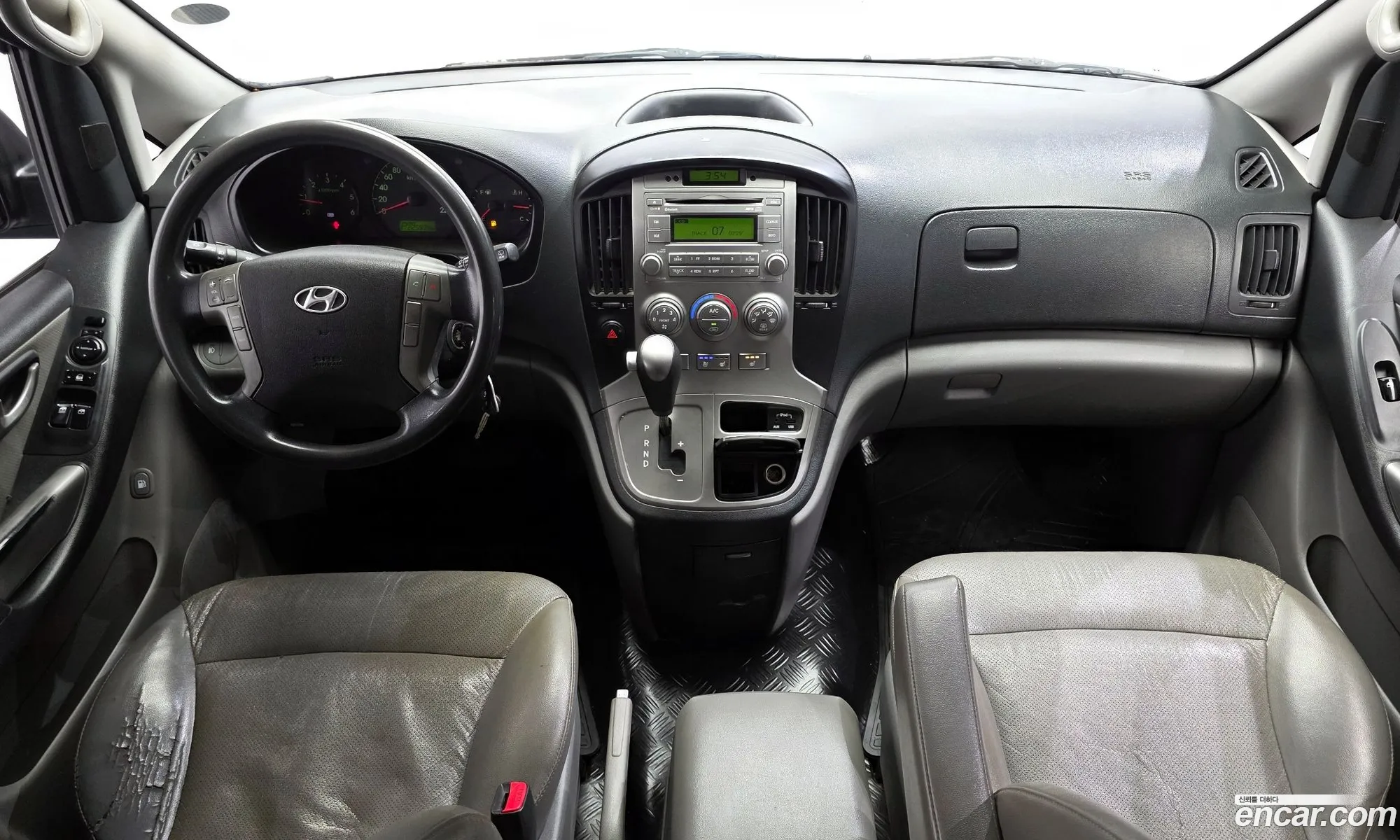 Hyundai Grand Starex 2015 — 17