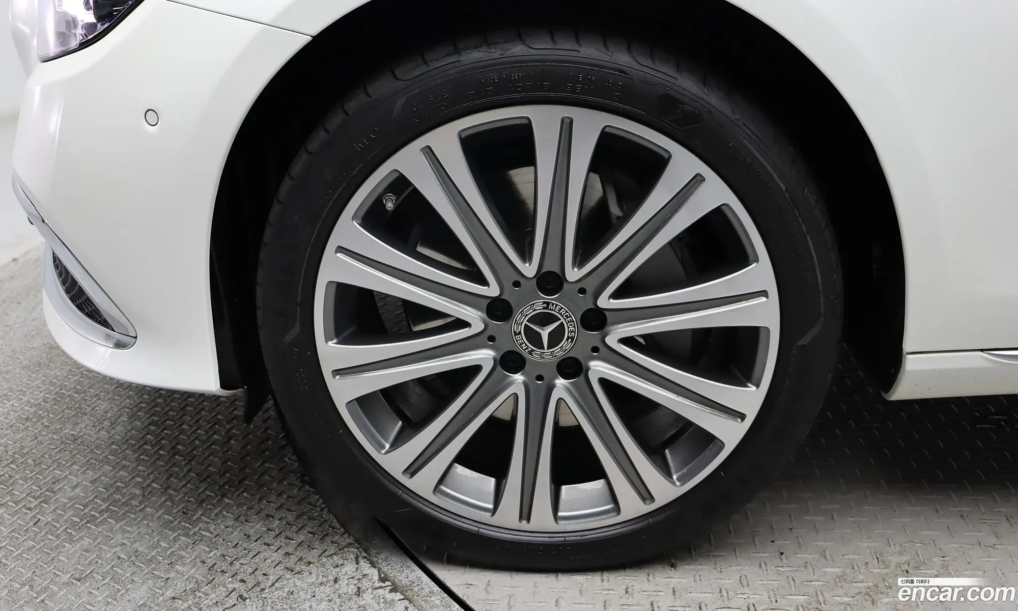 Mercedes-Benz E-Class W213 2023 — 20