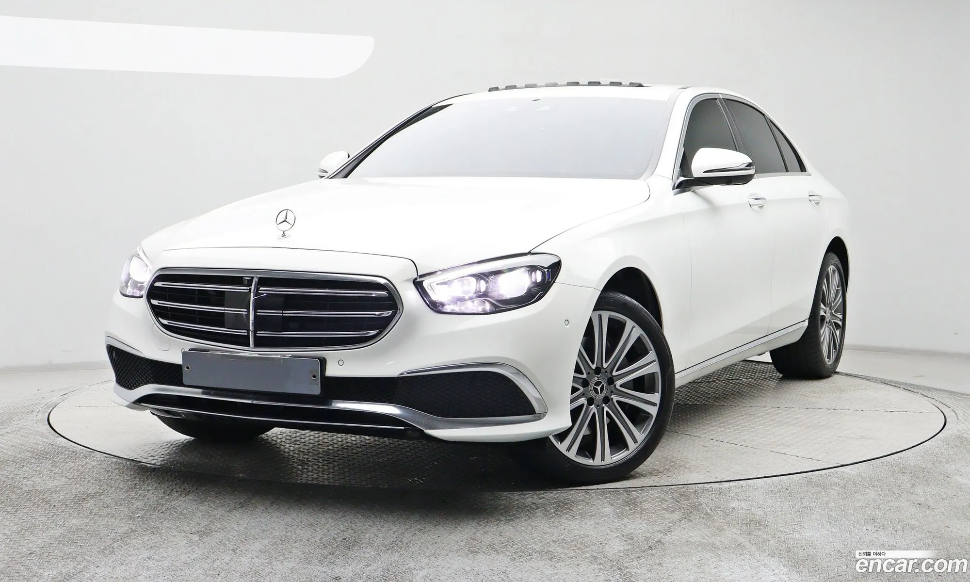 Mercedes-Benz E-Class W213 2023 — 16