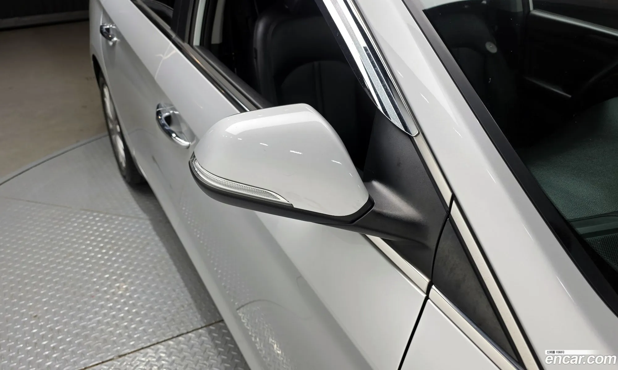 Hyundai LF Sonata 2016 — 14
