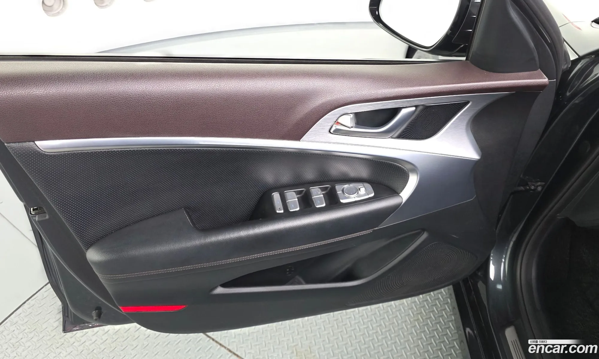 Genesis G70 2018 — 17