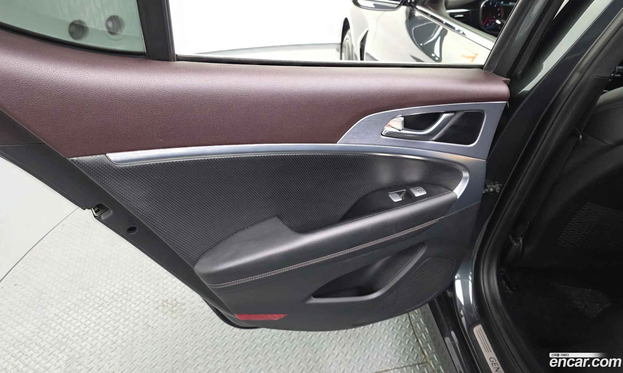 Genesis G70 2018 — 29