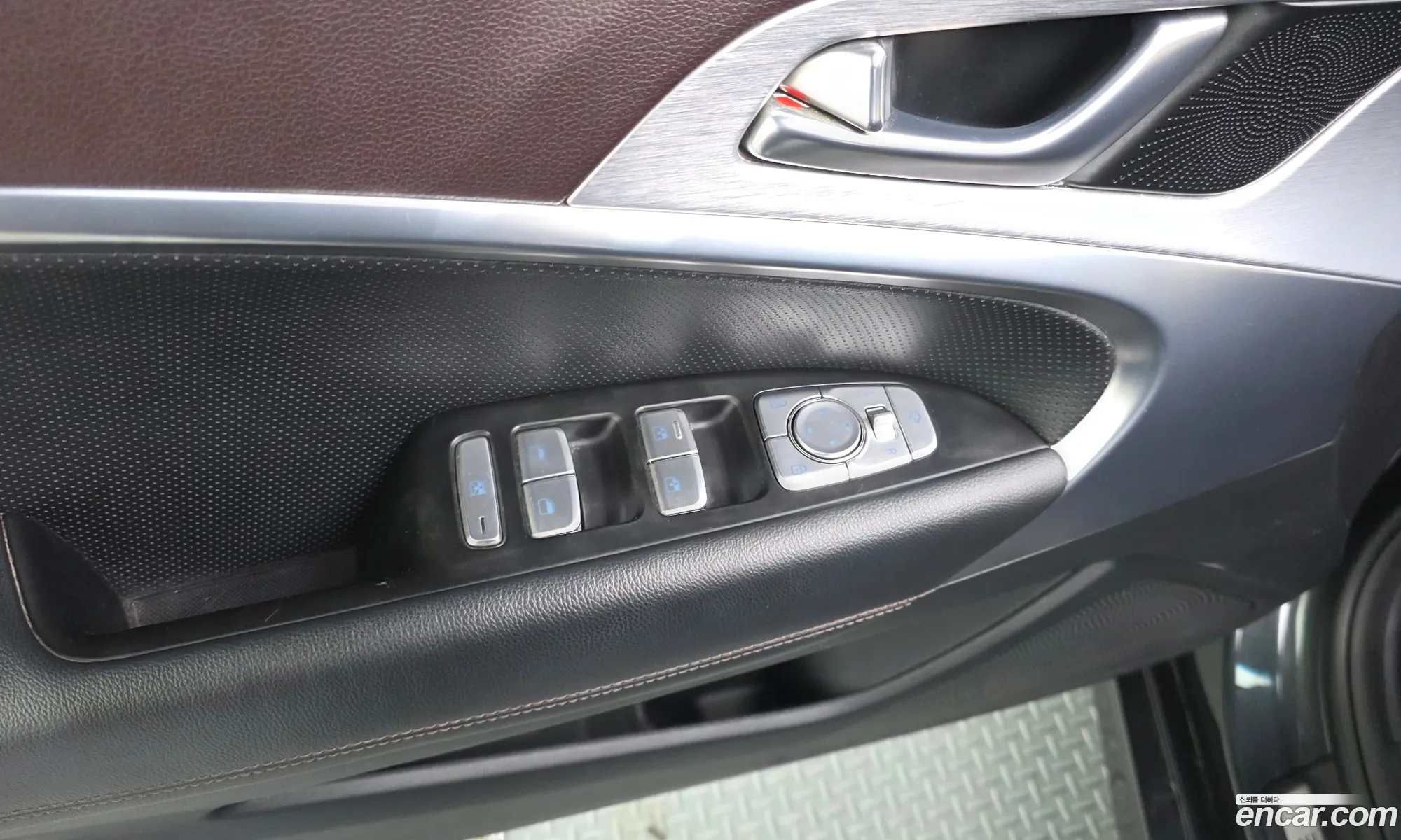 Genesis G70 2018 — 31