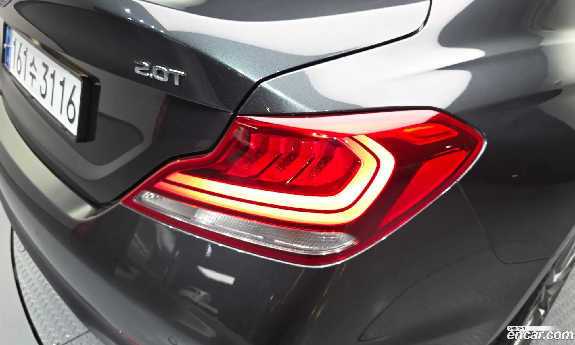 Genesis G70 2018 — 10