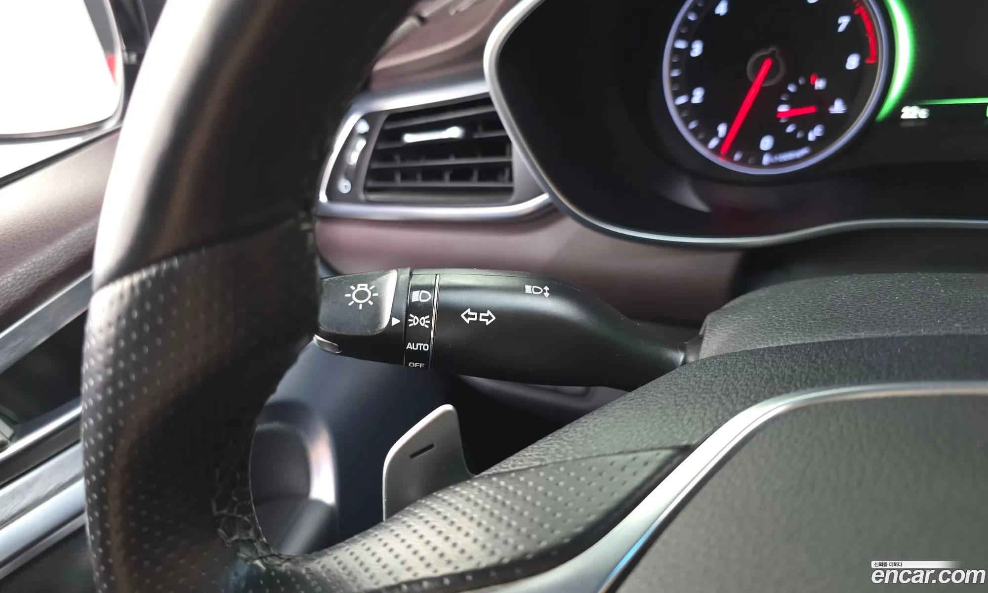 Genesis G70 2018 — 28
