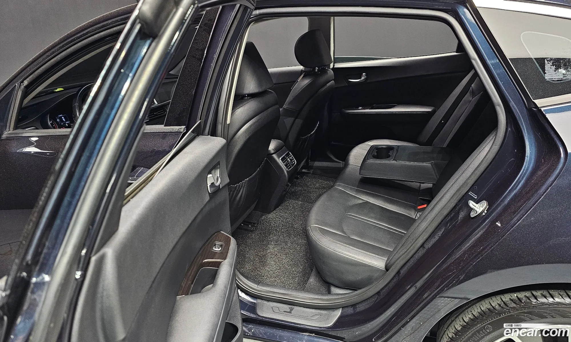 Kia K5 2016 KNAGX411BGA063362 — 4